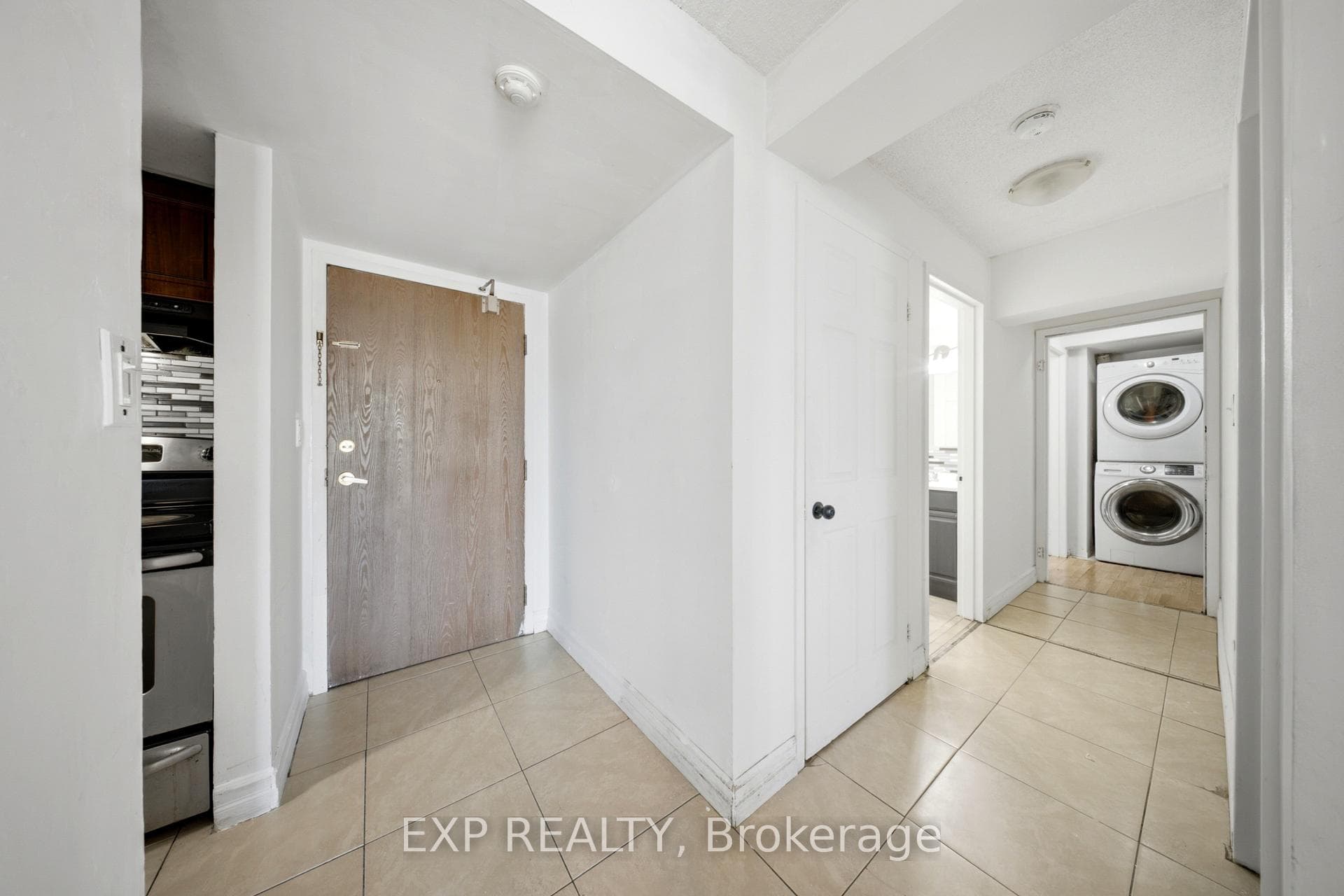 202- 25 Agnes Street — property photo