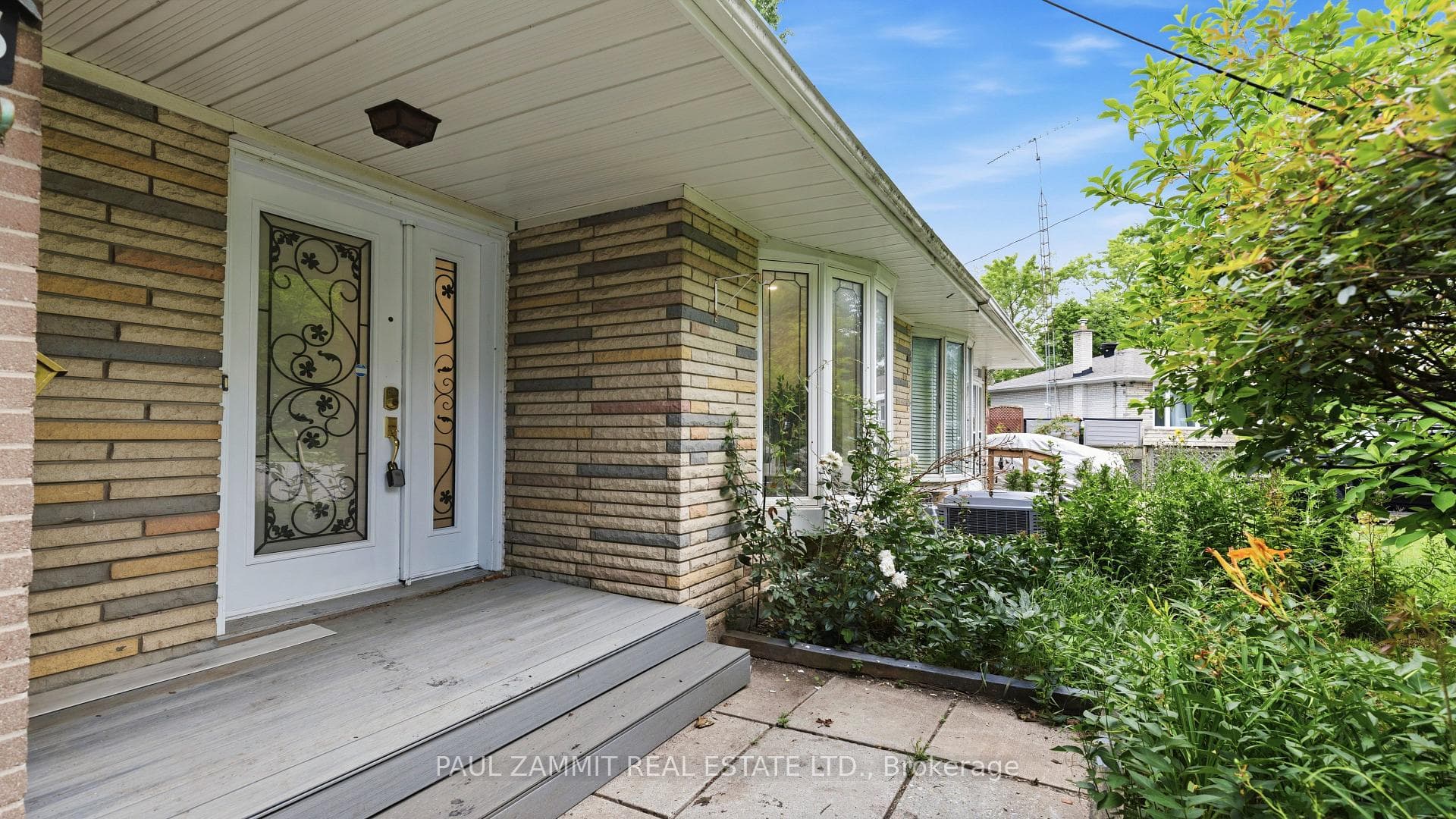6 King Richard Court — property photo