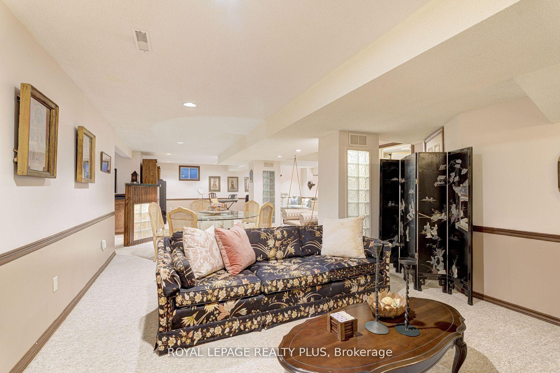 1760 Featherston Court — property photo