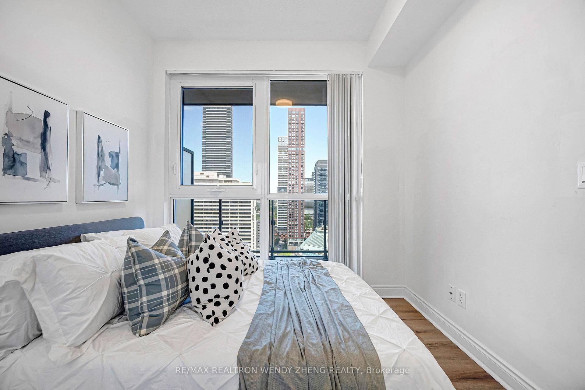 2402- 28 Ted Rogers Way — property photo