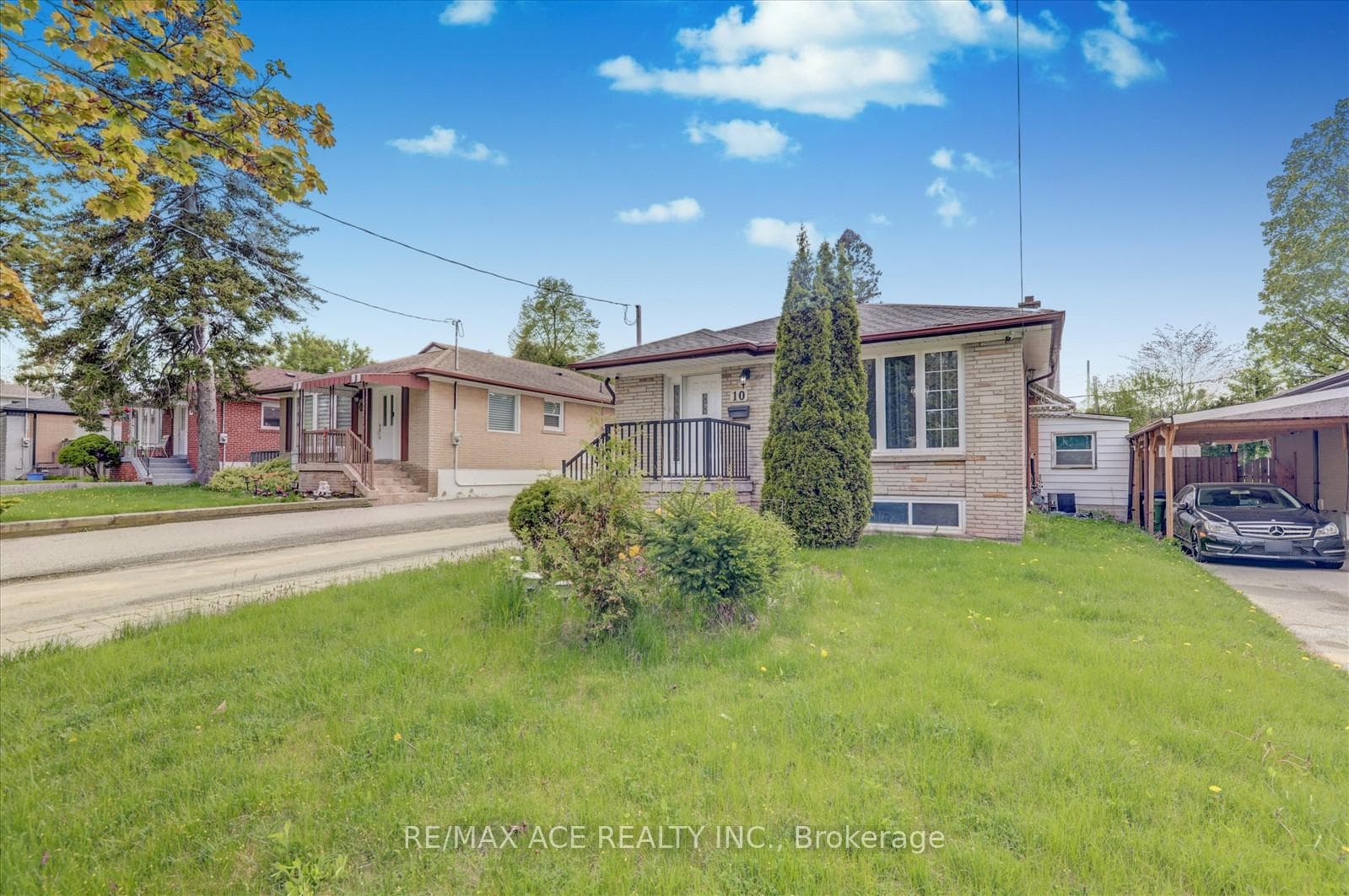 10 Blakemanor Boulevard — property photo