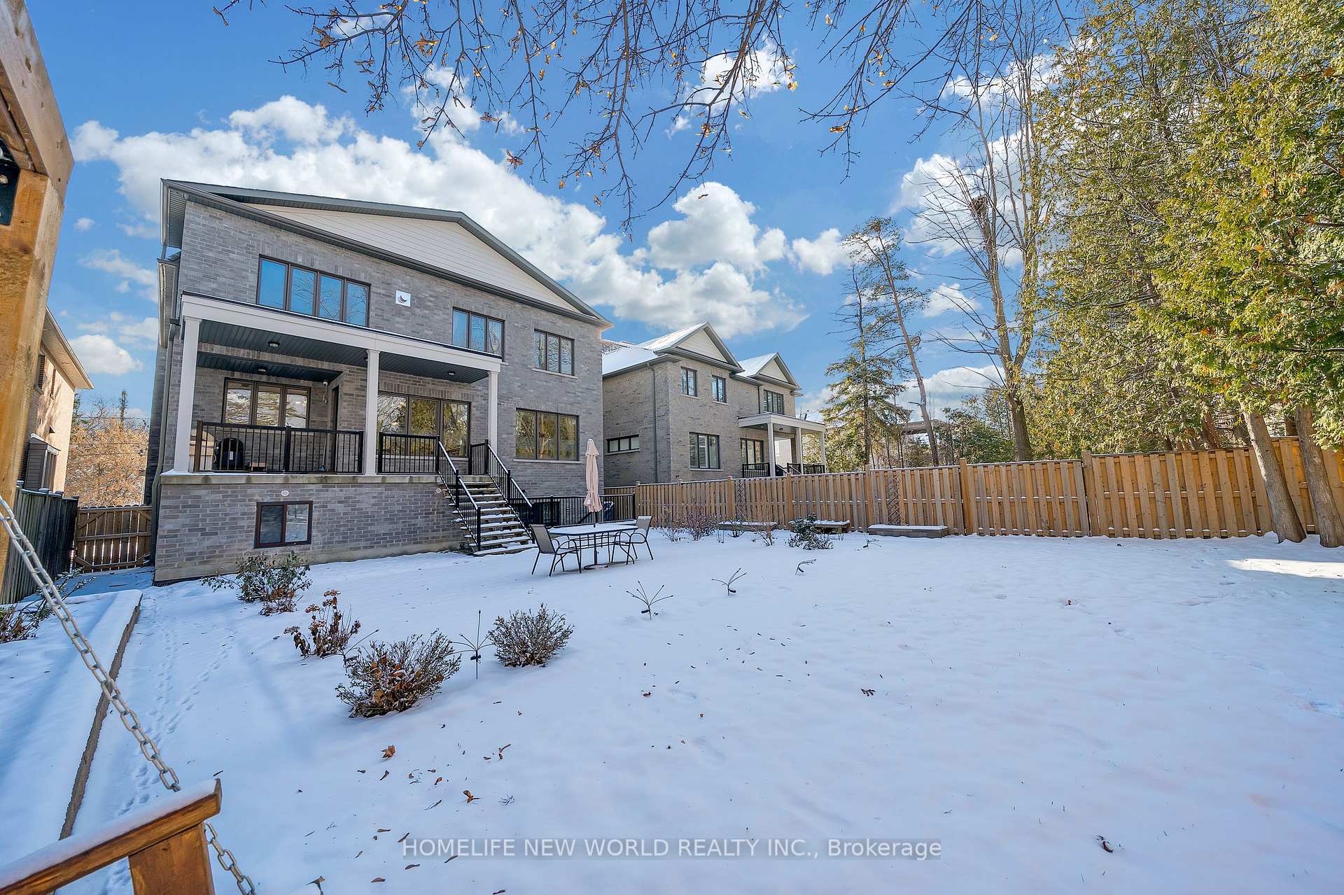 10 Stancroft Drive — property photo