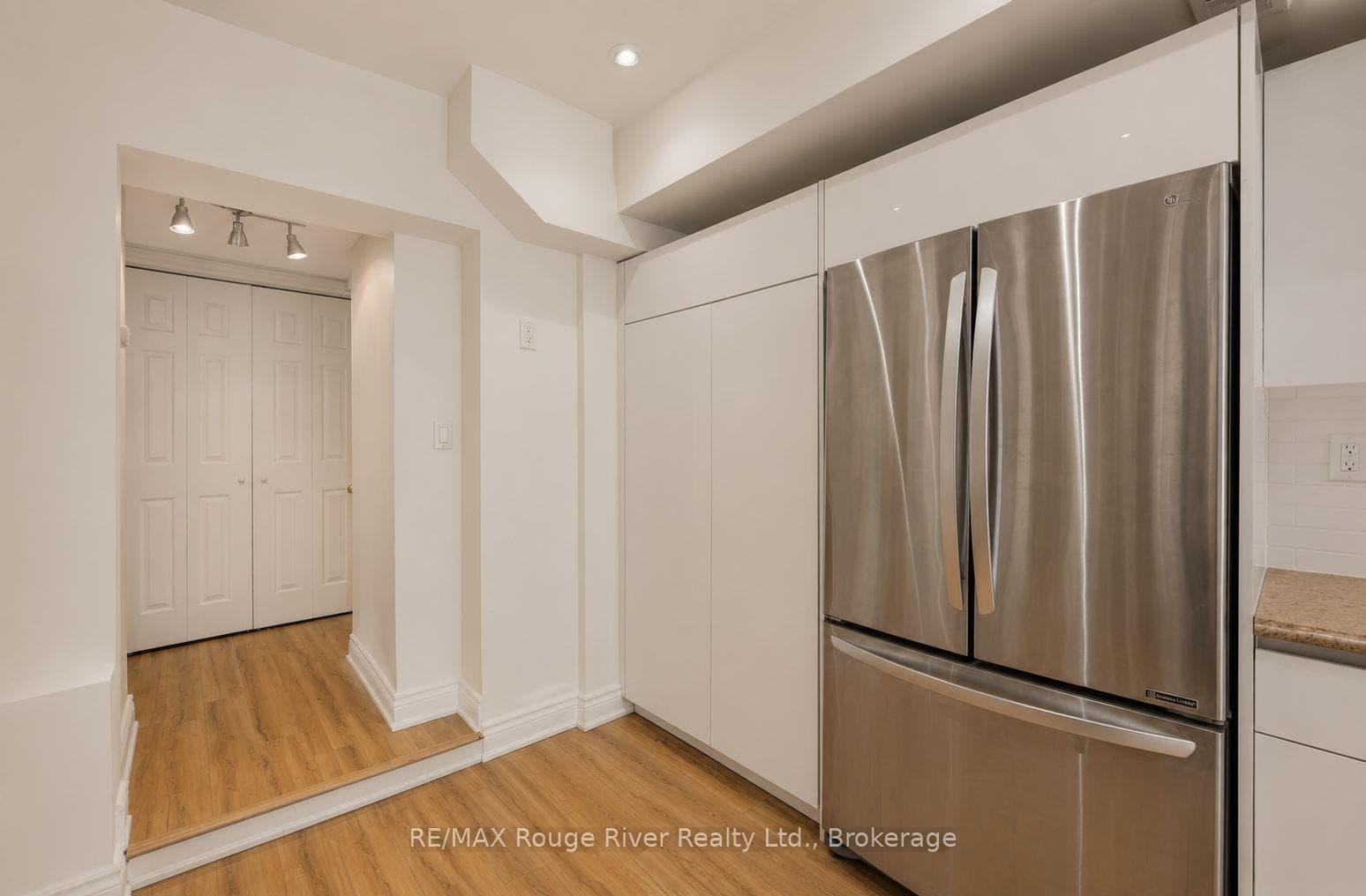 821 Craven Road — property photo