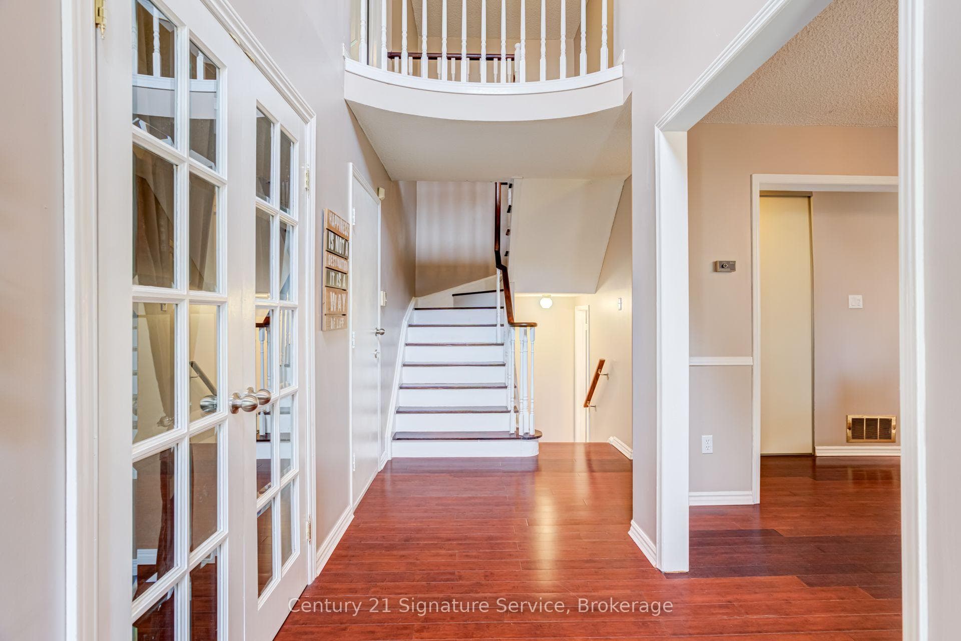 2755 Lindholm Crescent — property photo