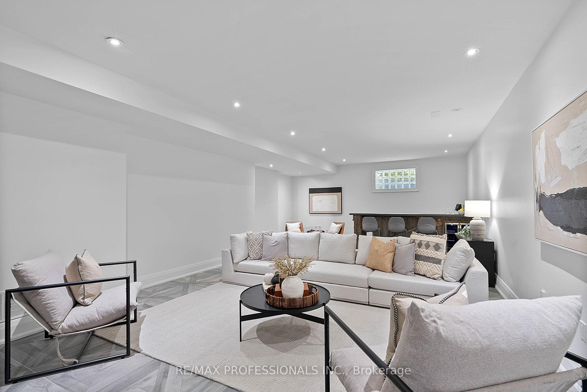 146 Thompson Avenue — property photo