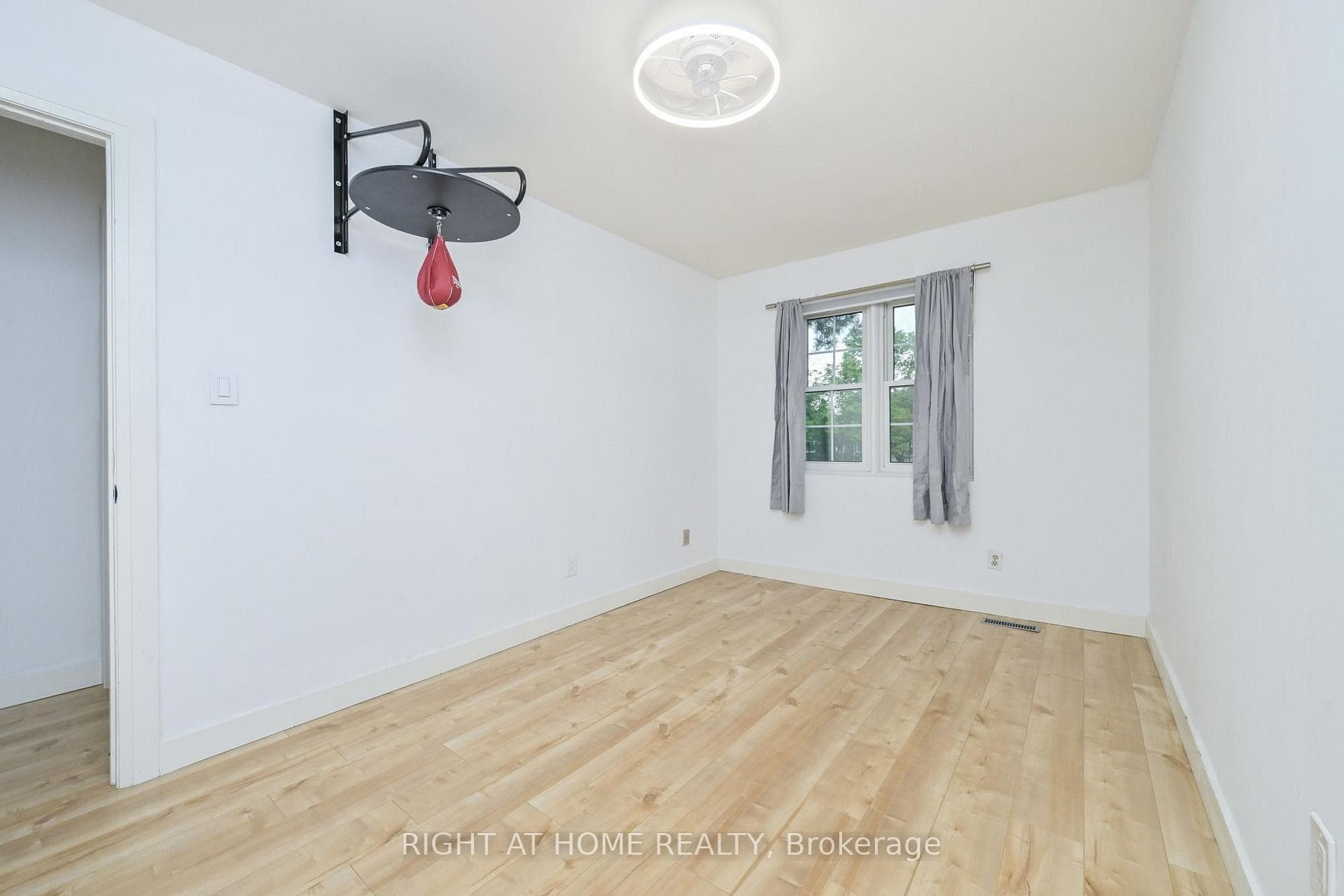 32- 2120 Rathburn Road — property photo