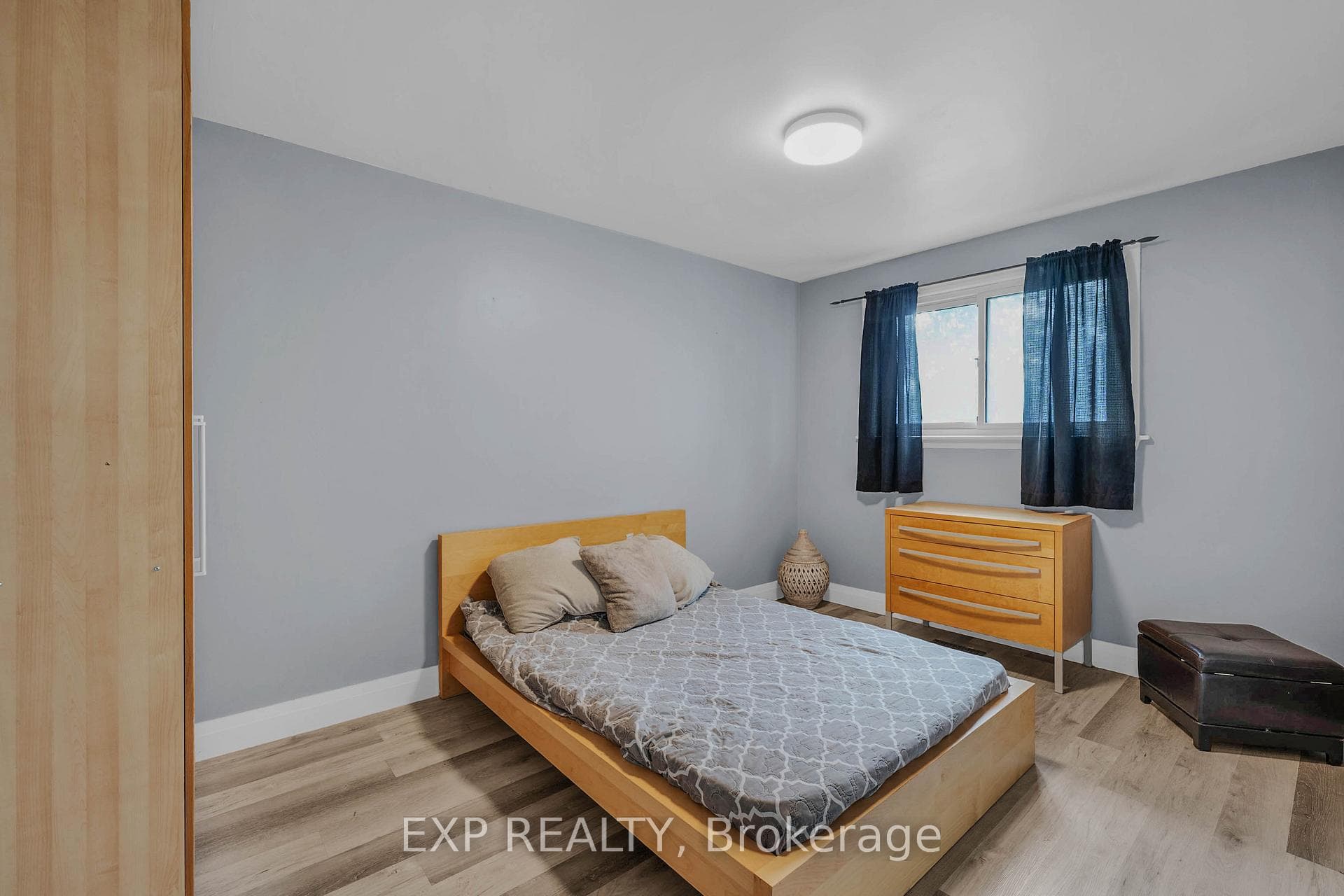 7201 Sigsbee Drive — property photo
