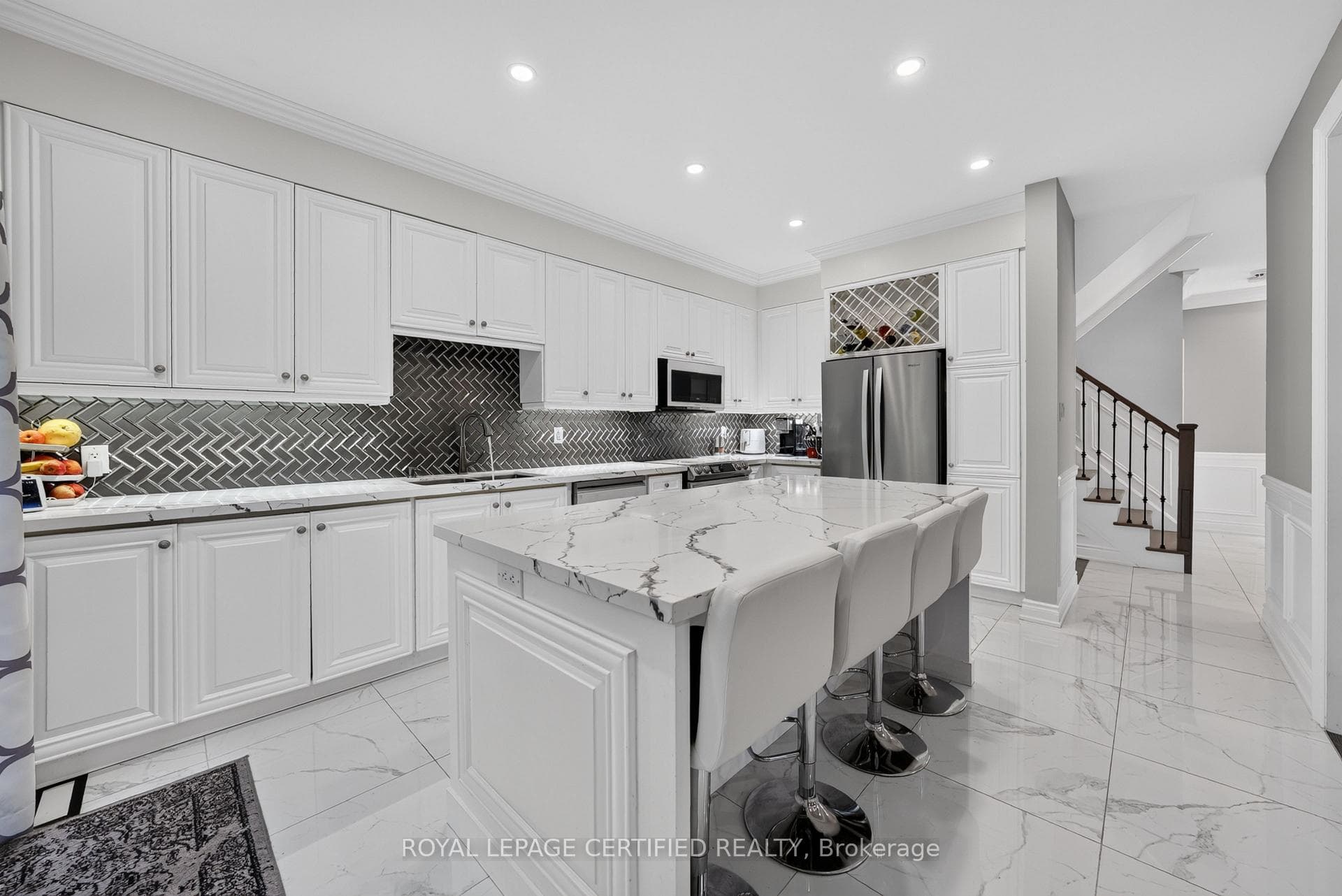 2561 Grand Oak Trail — property photo