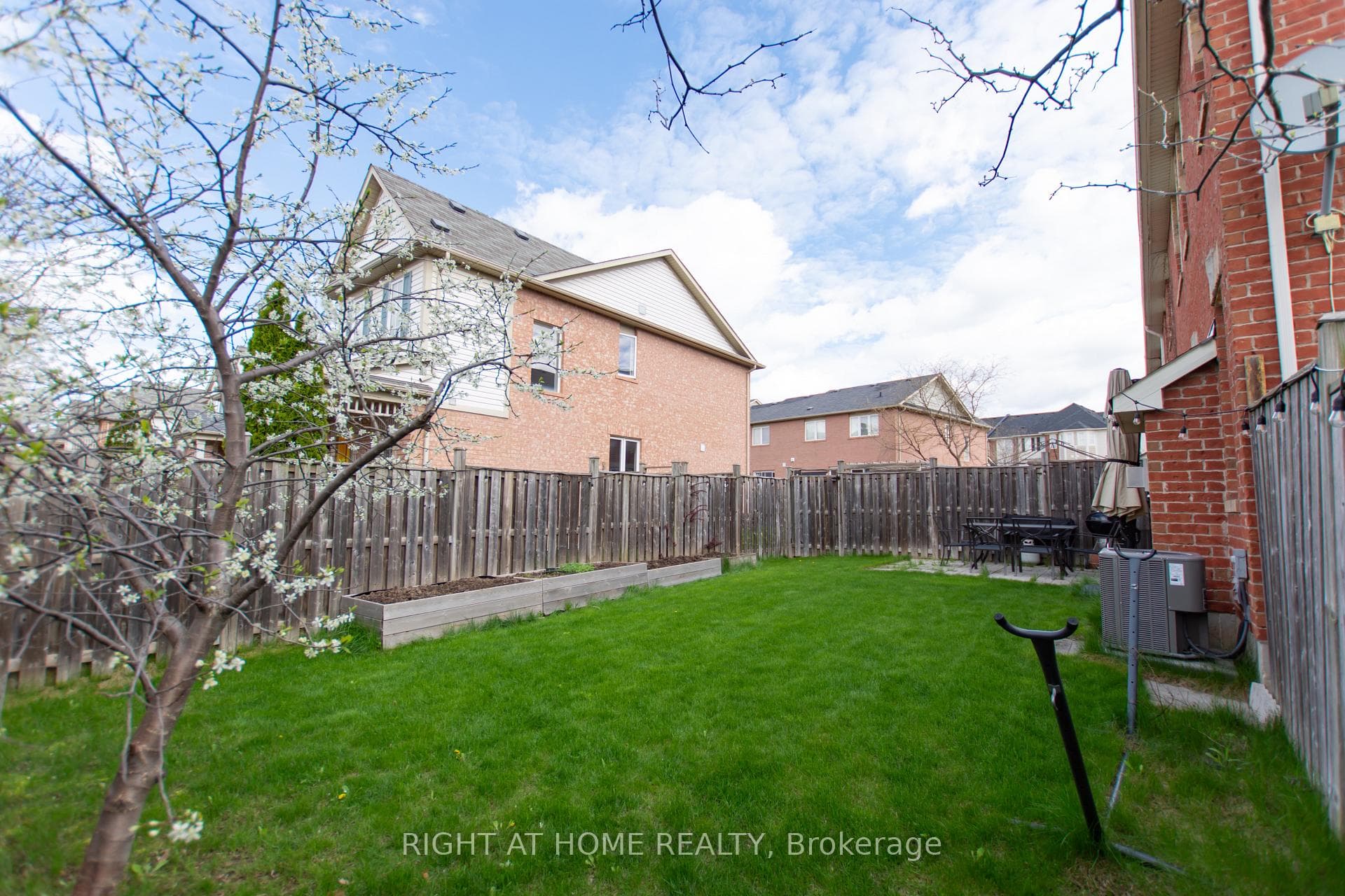 221 Prosser Circle — property photo