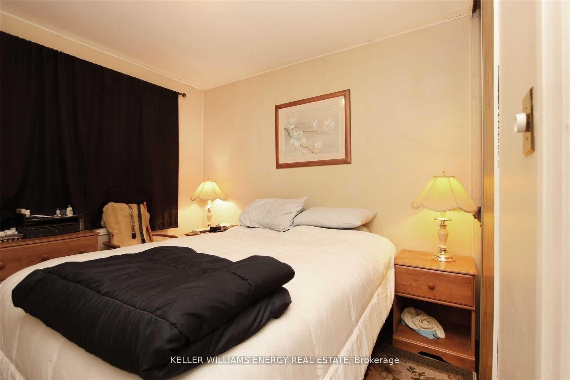 64 Grenfell Street — property photo
