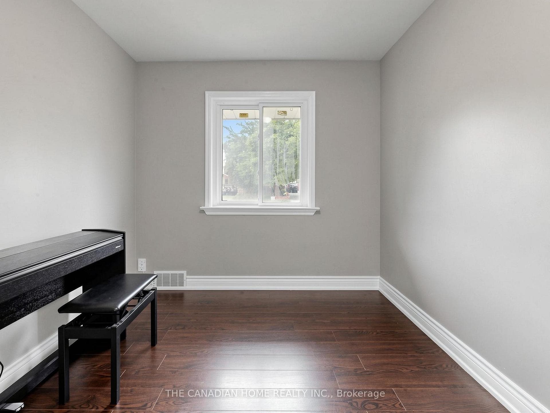 470 Cromwell Avenue — property photo