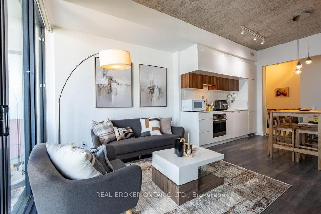 1601- 185 Roehampton Avenue — property photo
