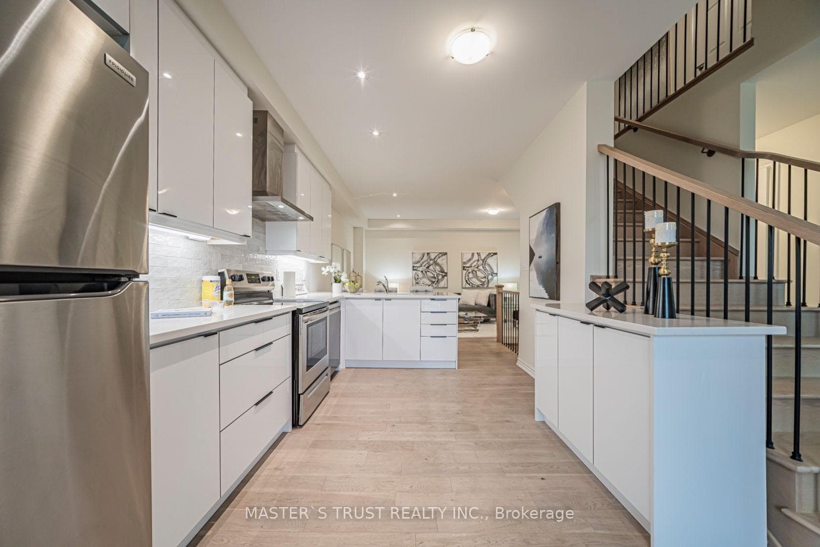 286 Beaverbrae Drive — property photo