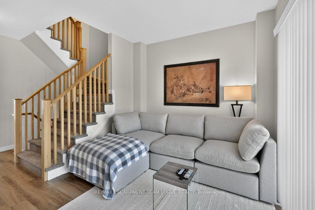 15- 270 Melvin Avenue — property photo
