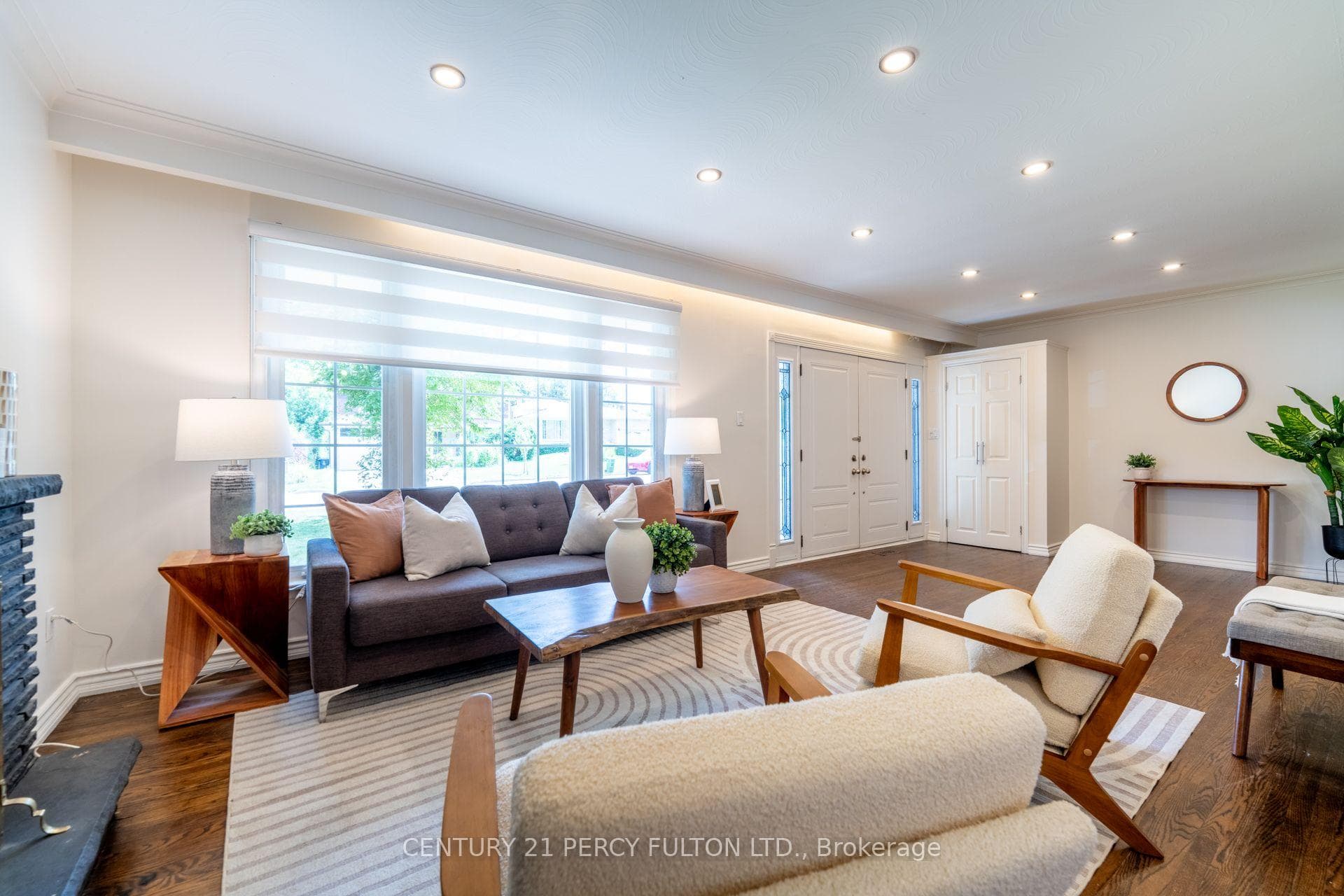 6 Donna Court — property photo