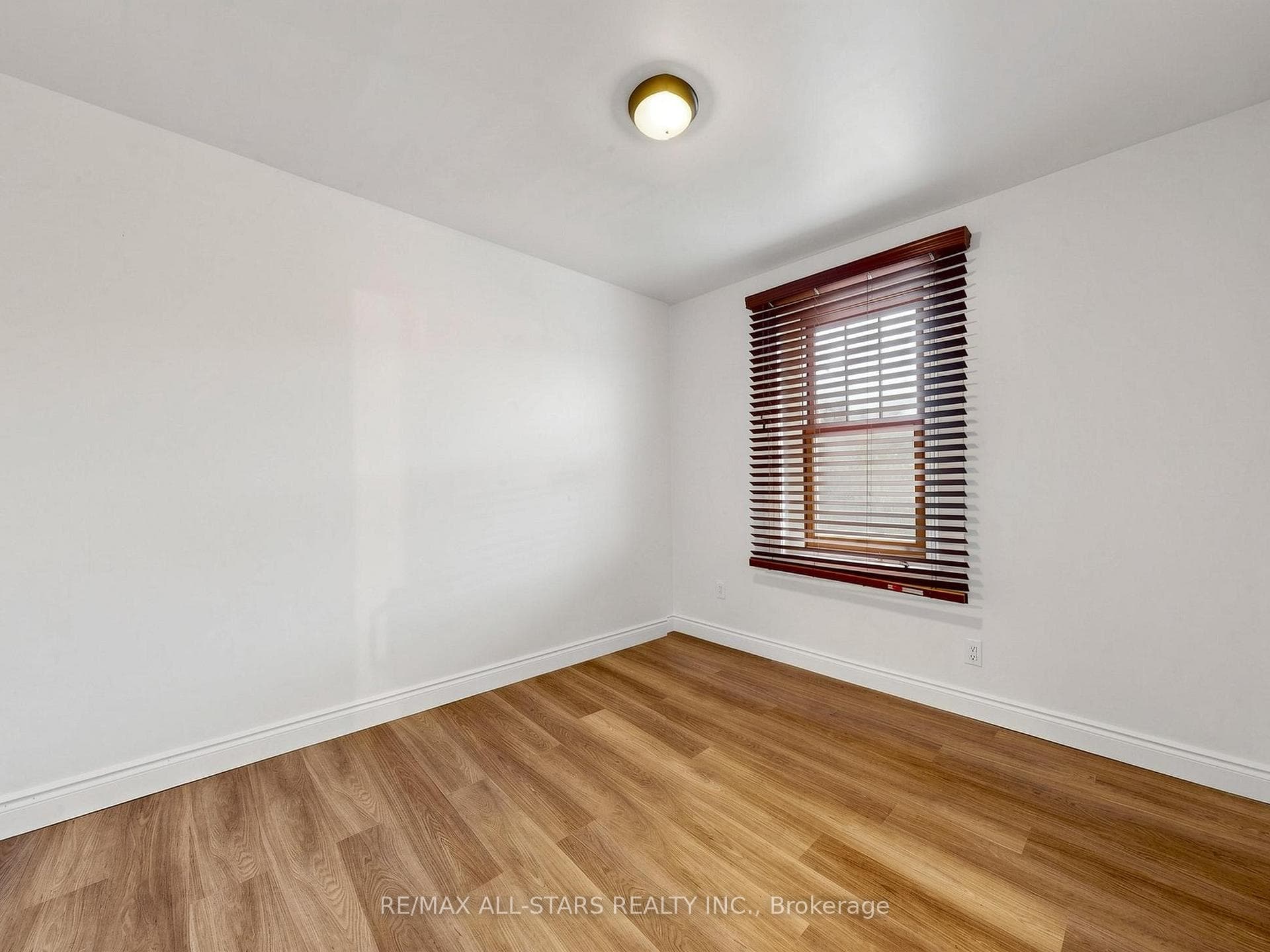 9 Cherry Nook Gardens — property photo