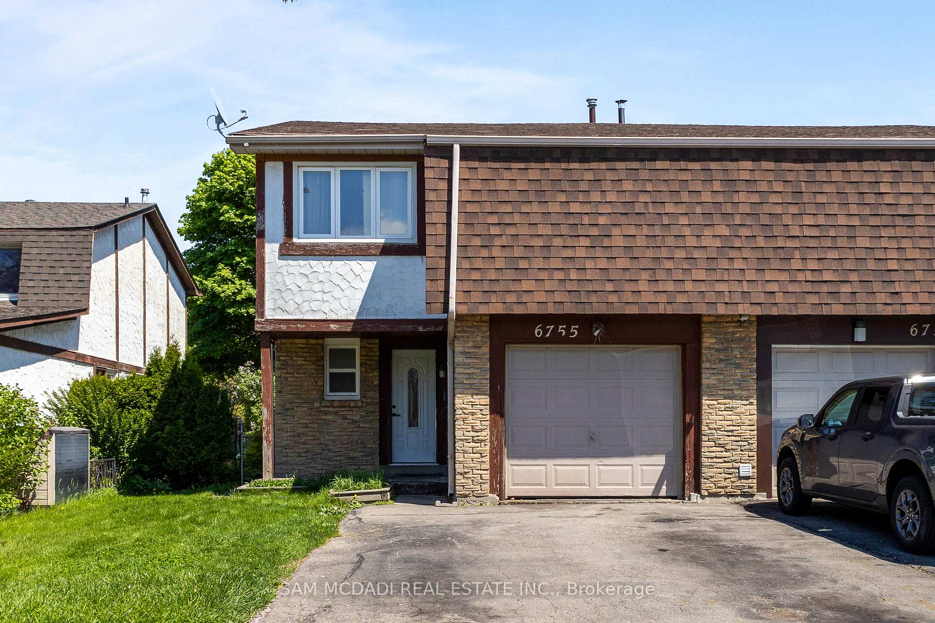 6755 Segovia Road — property photo