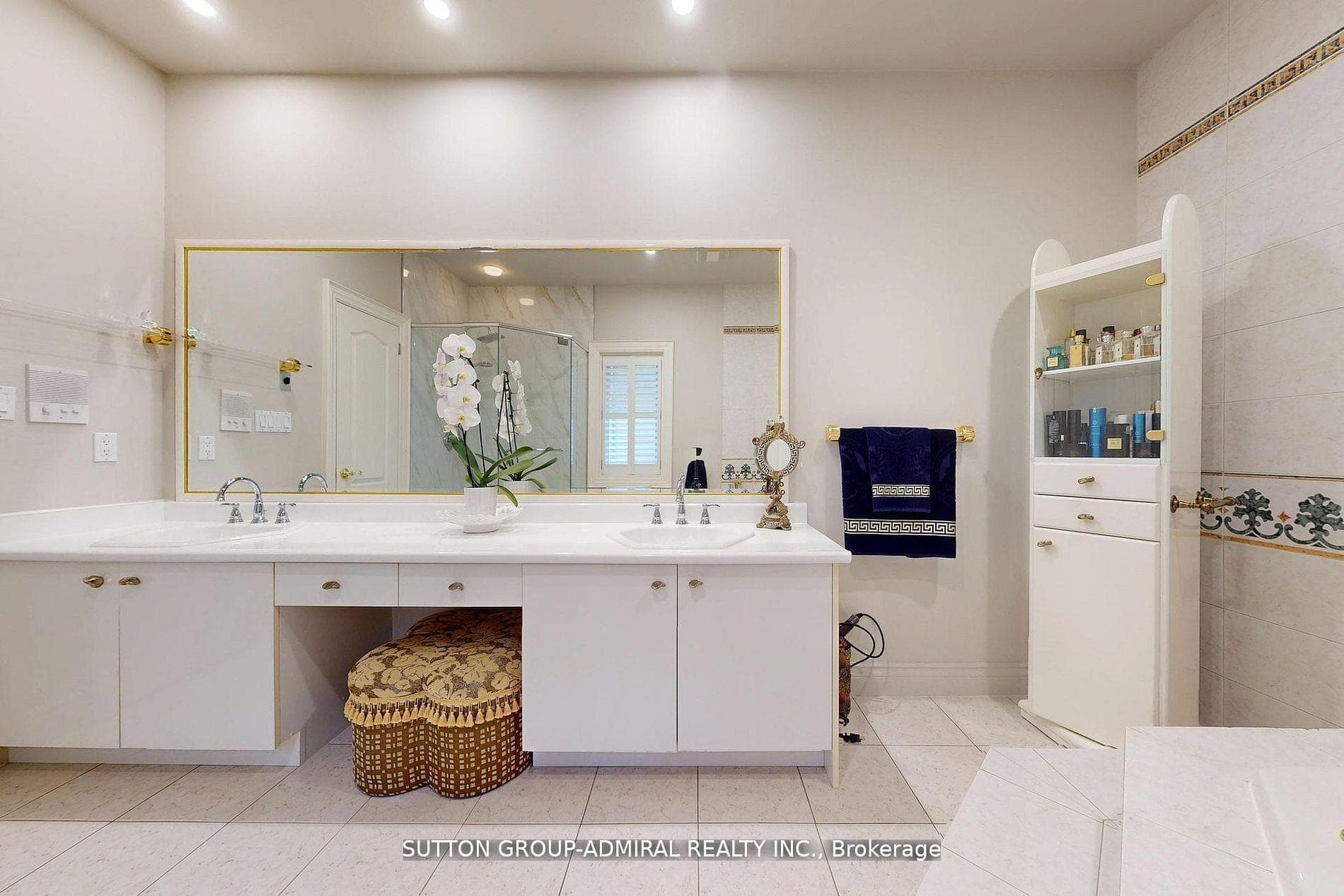 220 King High Drive — property photo