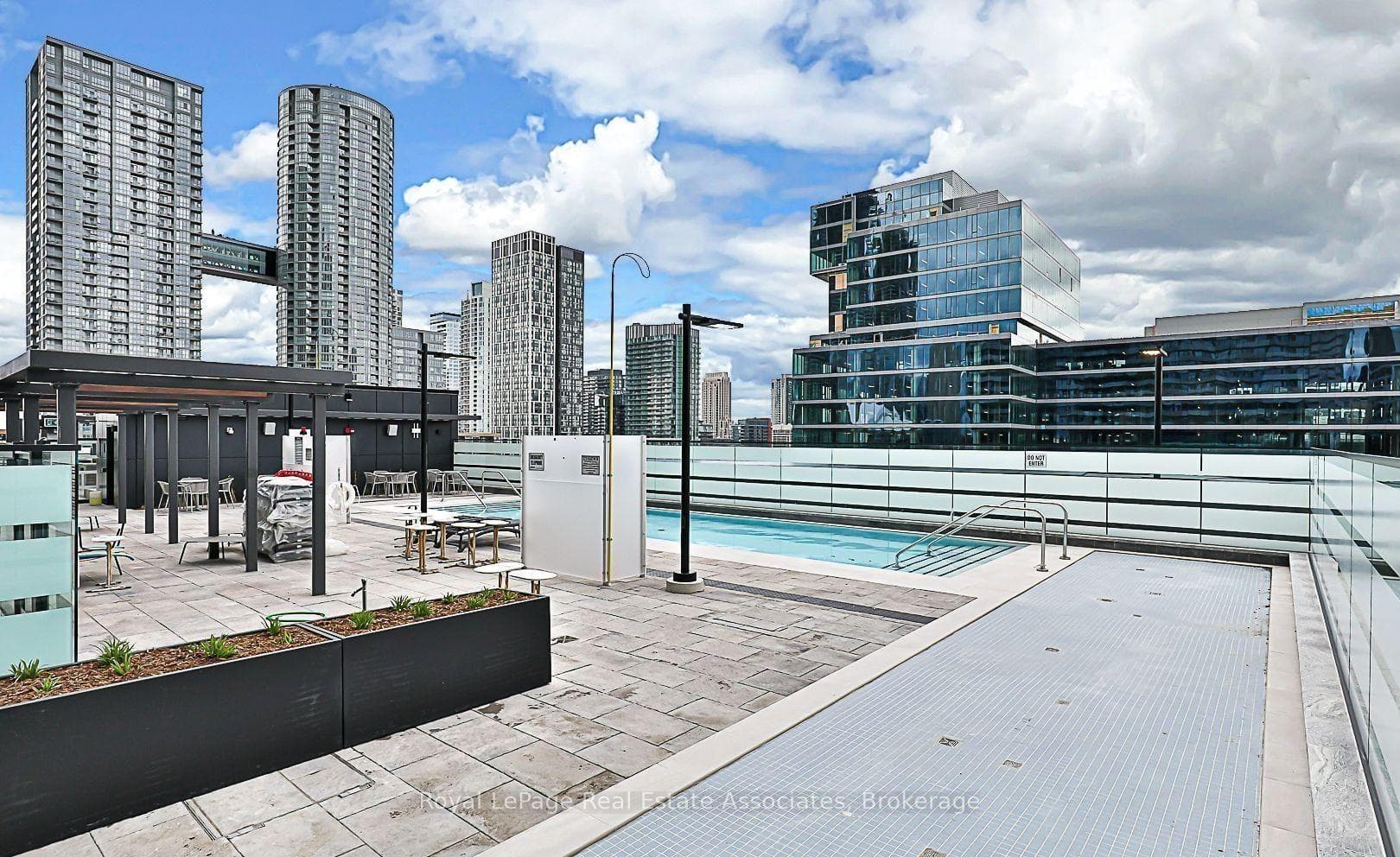 1206- 480 Front Street — property photo