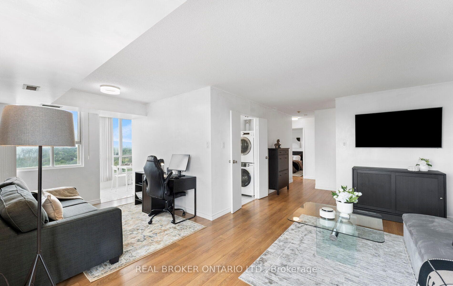 1809- 3077 Weston Road — property photo