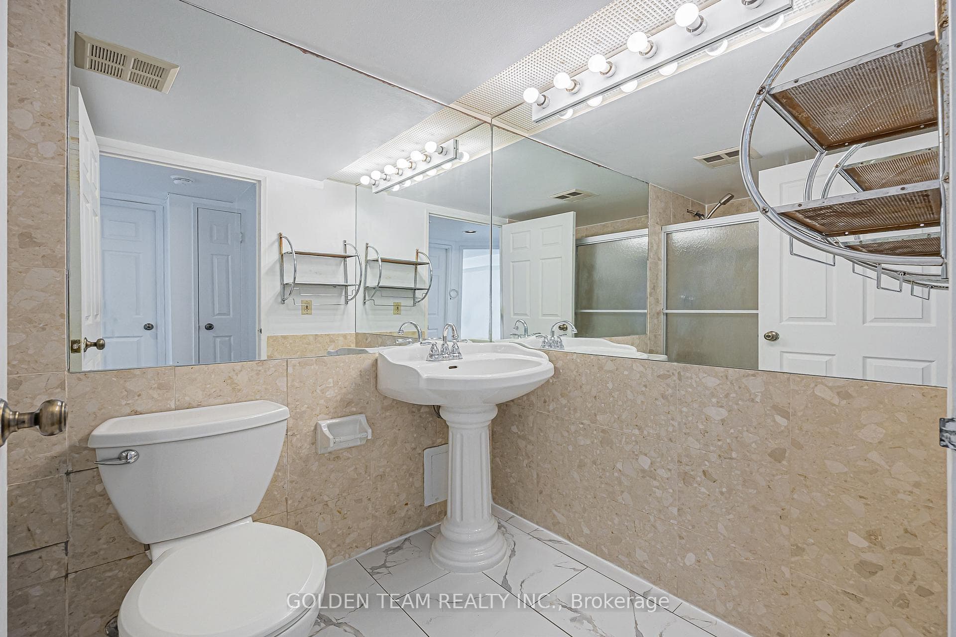 1606- 2460 Eglinton Avenue — property photo