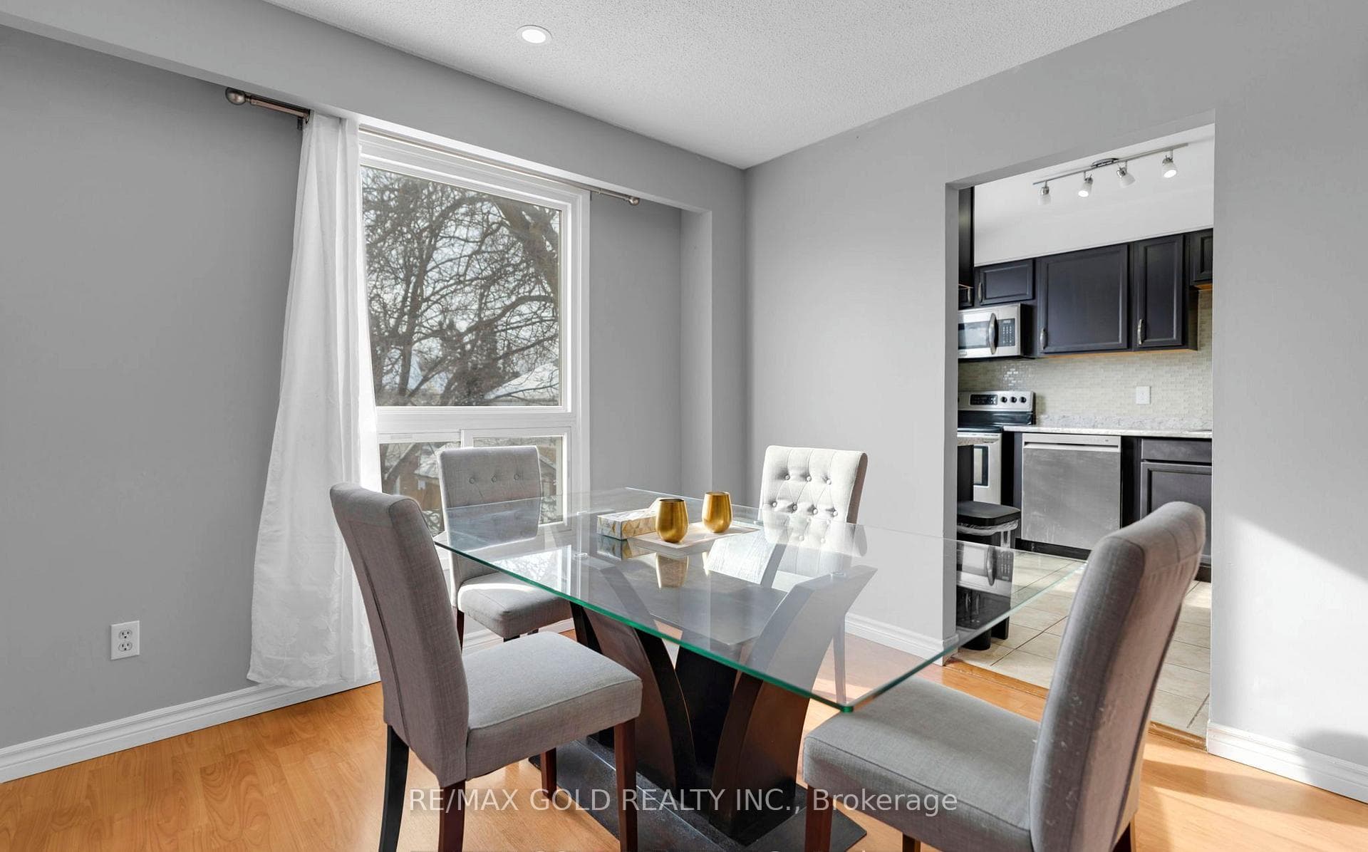 18 Peterson Court — property photo