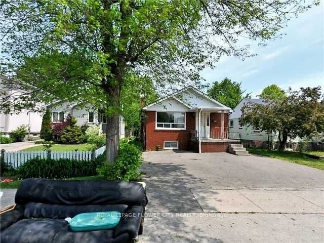 1041 Cawthra Road — 5 bed Detached for sale in Lakeview