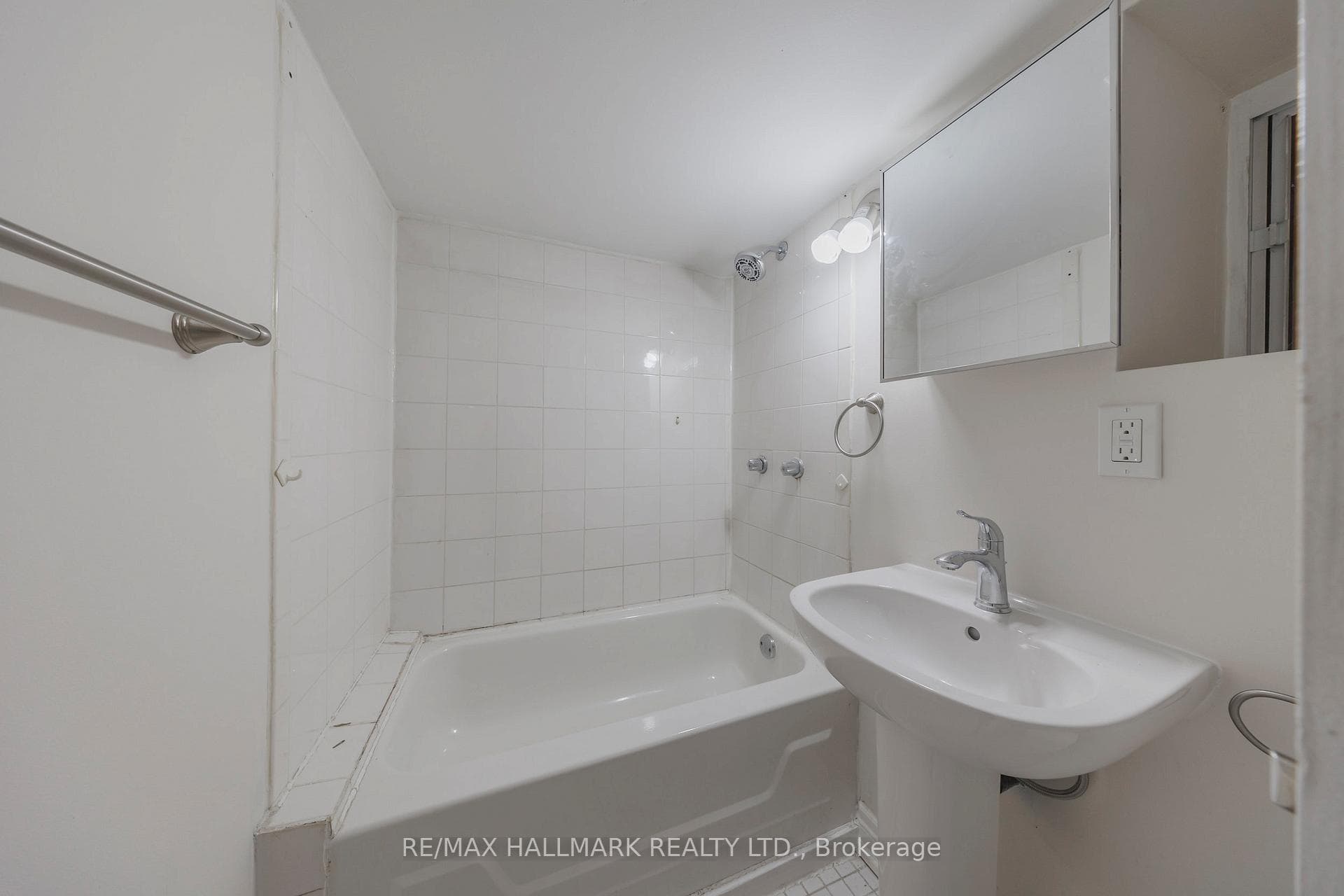 185 Laughton Avenue — property photo