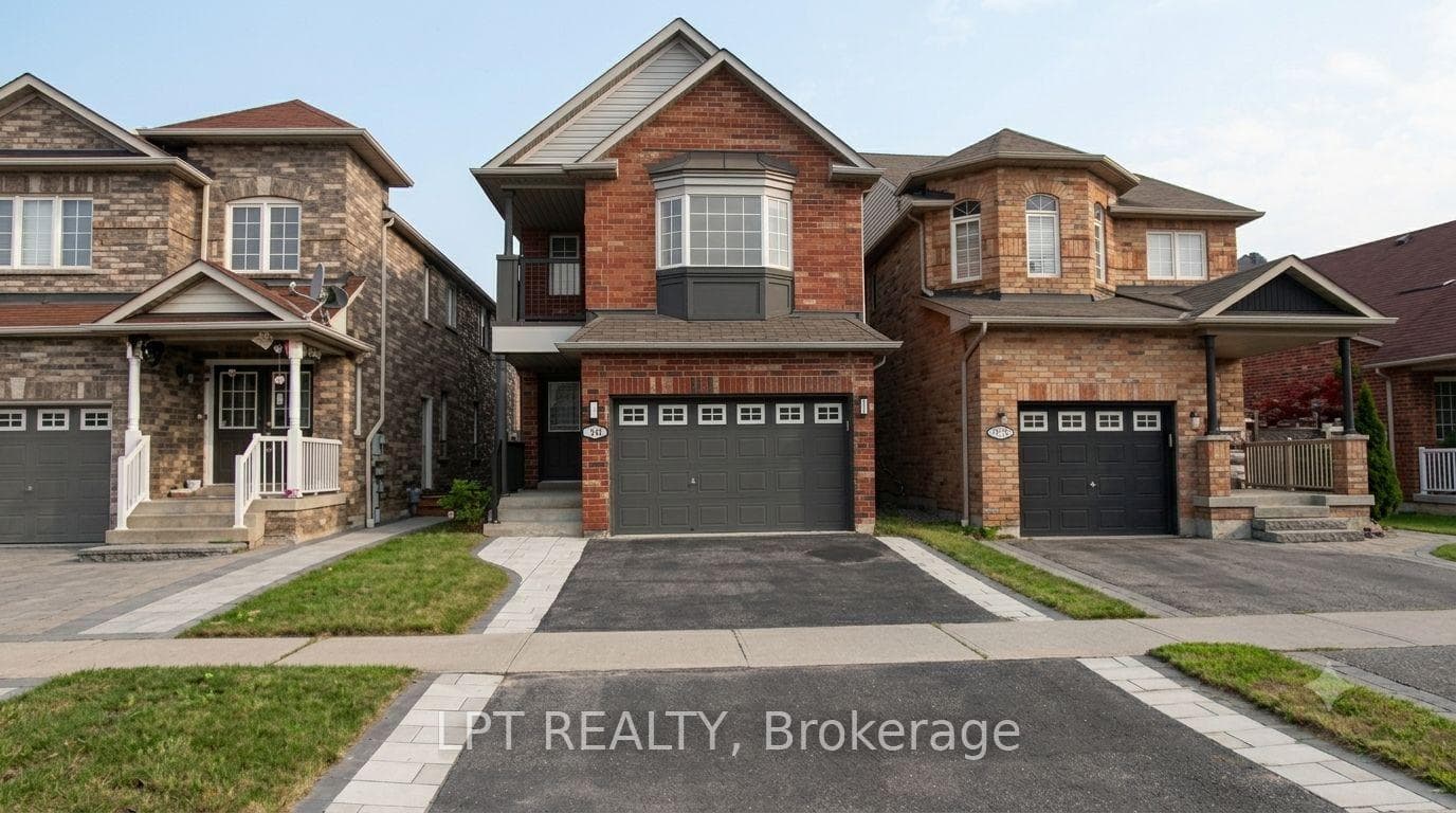 103 Howling Crescent — property photo