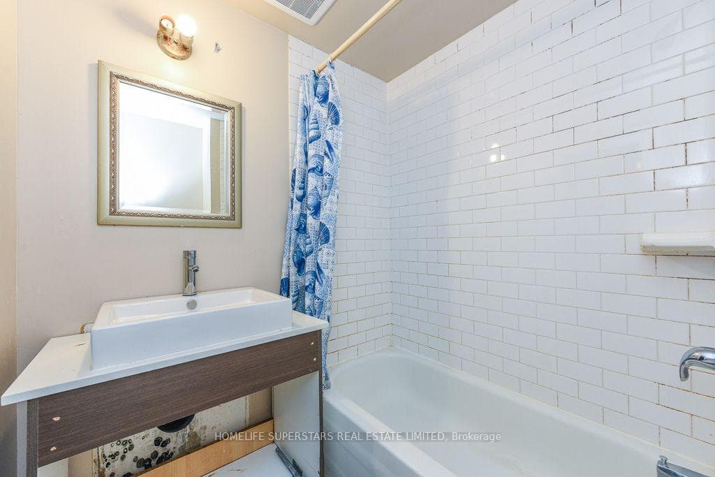 2508 Paula Court — property photo