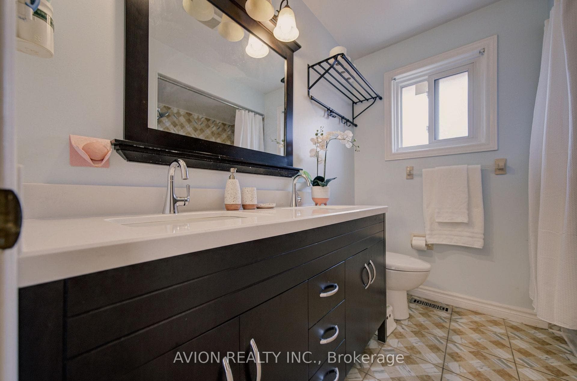 203 Valleymede Drive — property photo