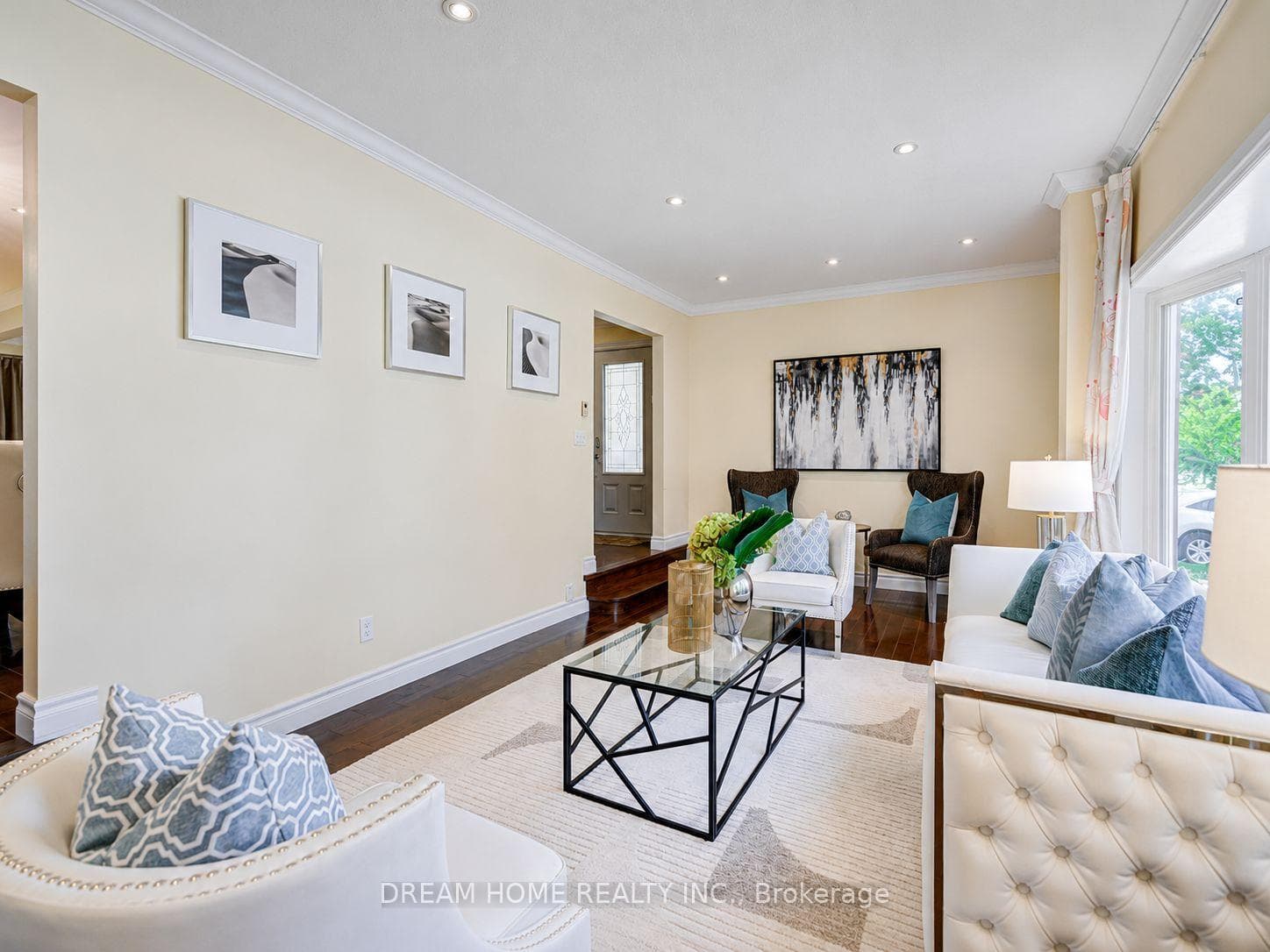 811 Huntingwood Drive — property photo