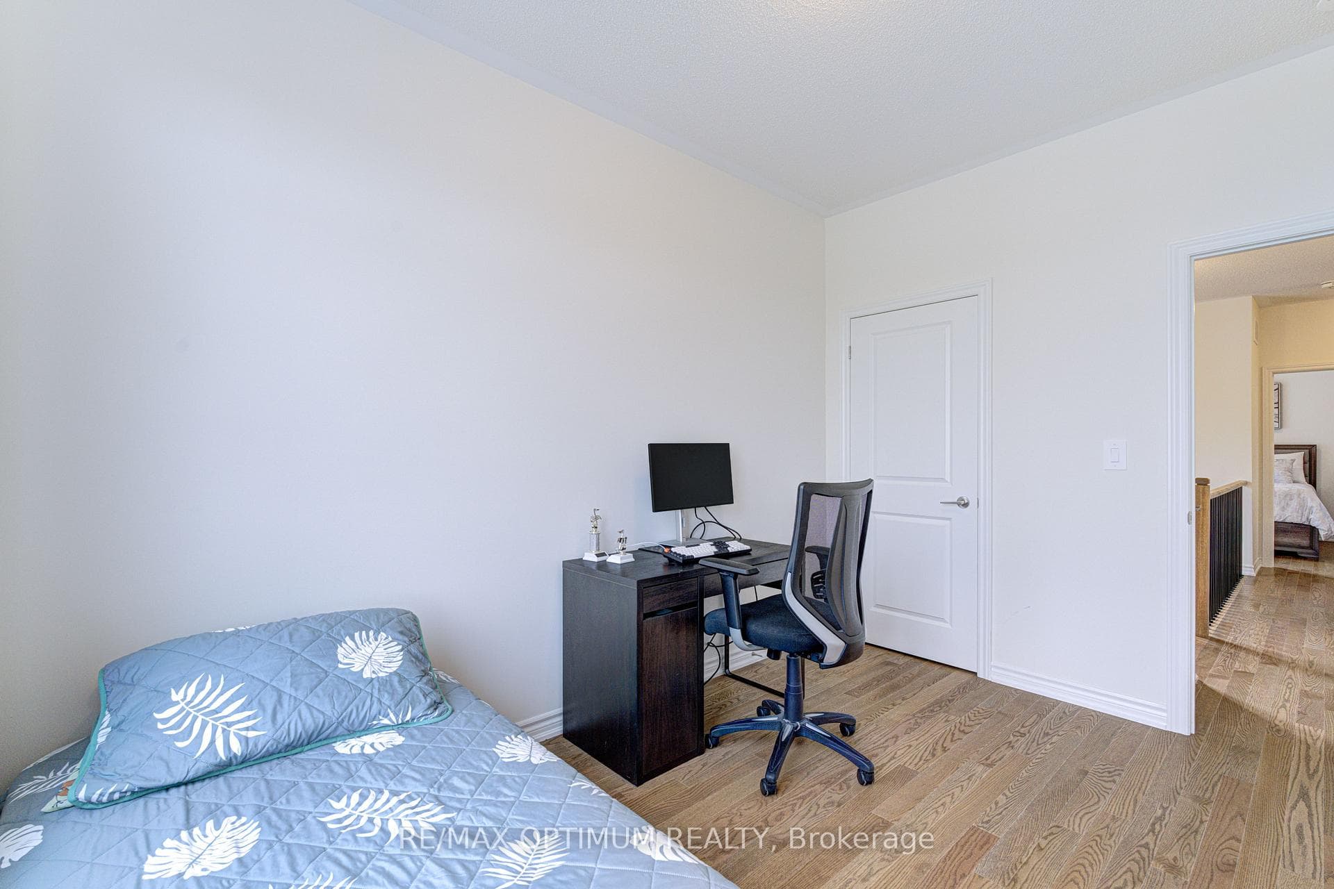 44 Bermondsey Way — property photo