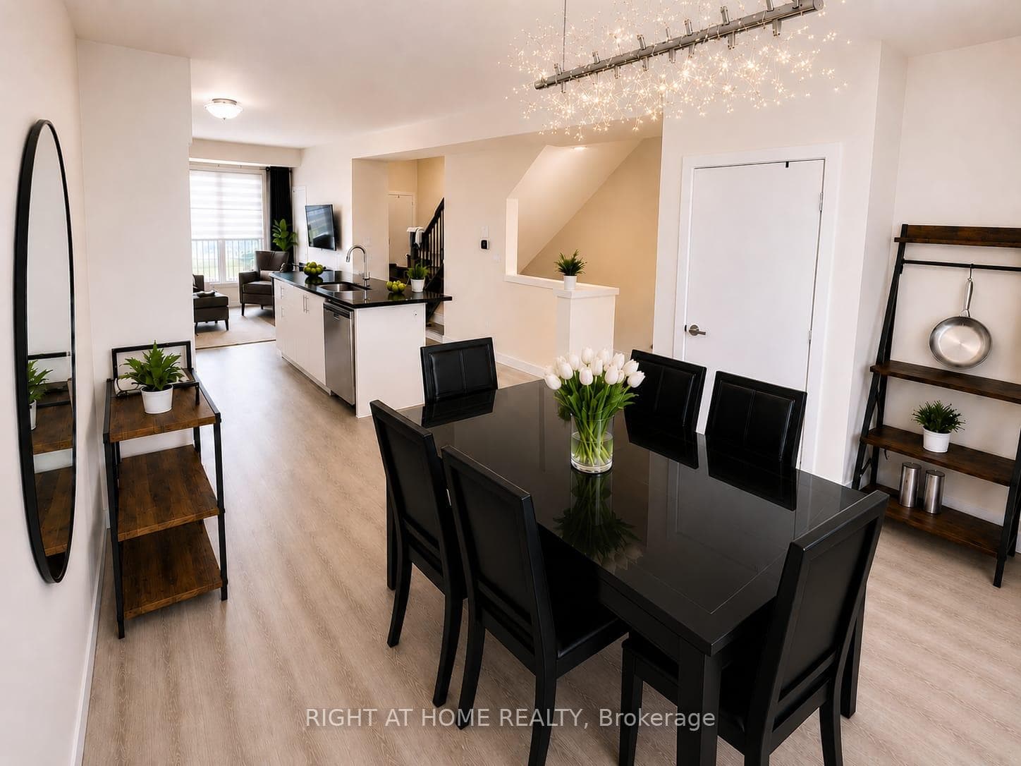 15- 590 North Service Road — property photo