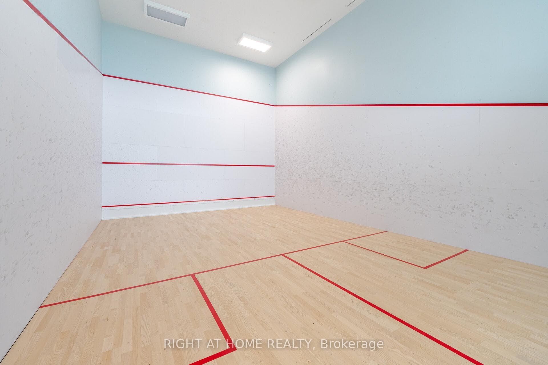 508- 7890 Jane Street — property photo