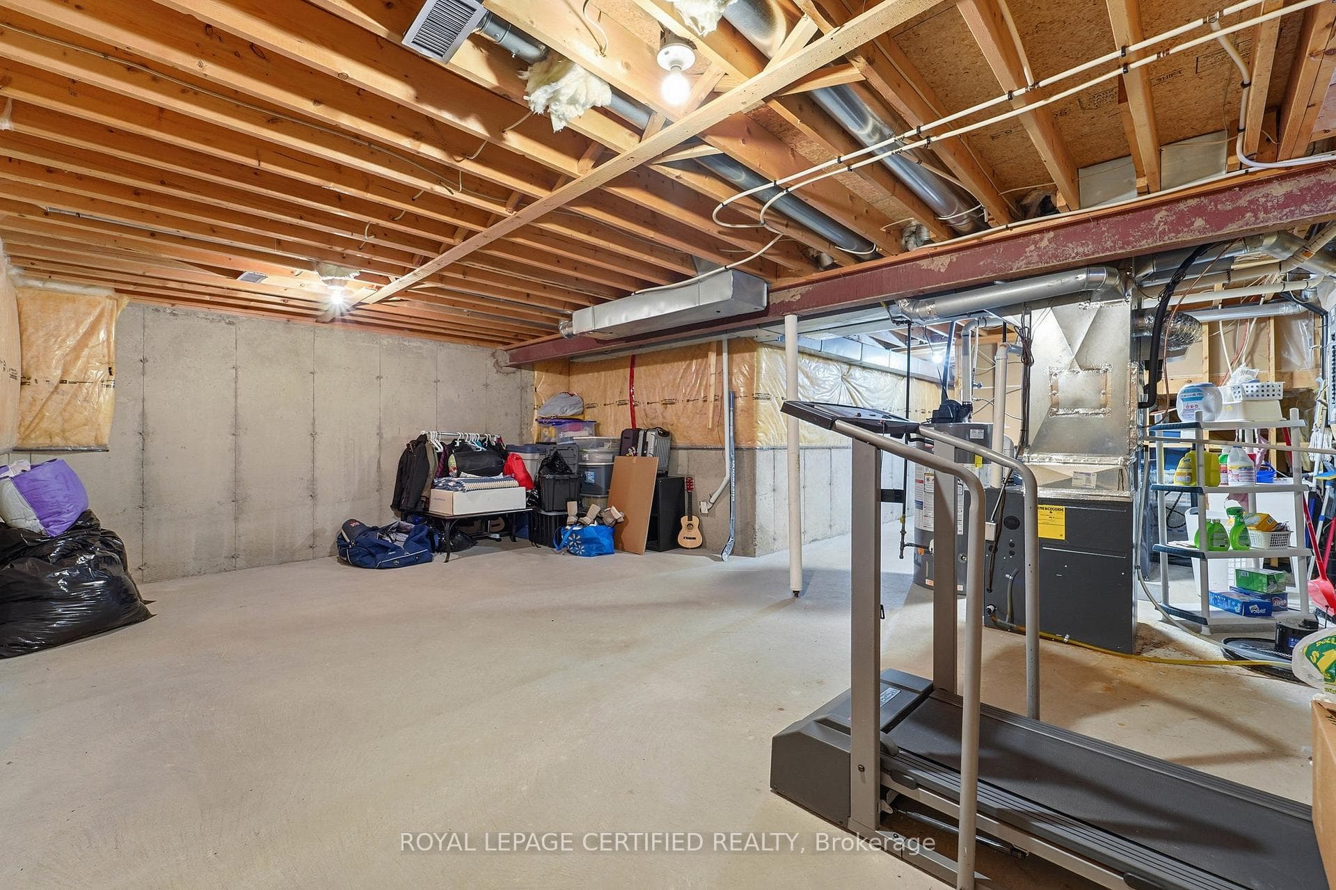 1149 Barr Crescent — property photo