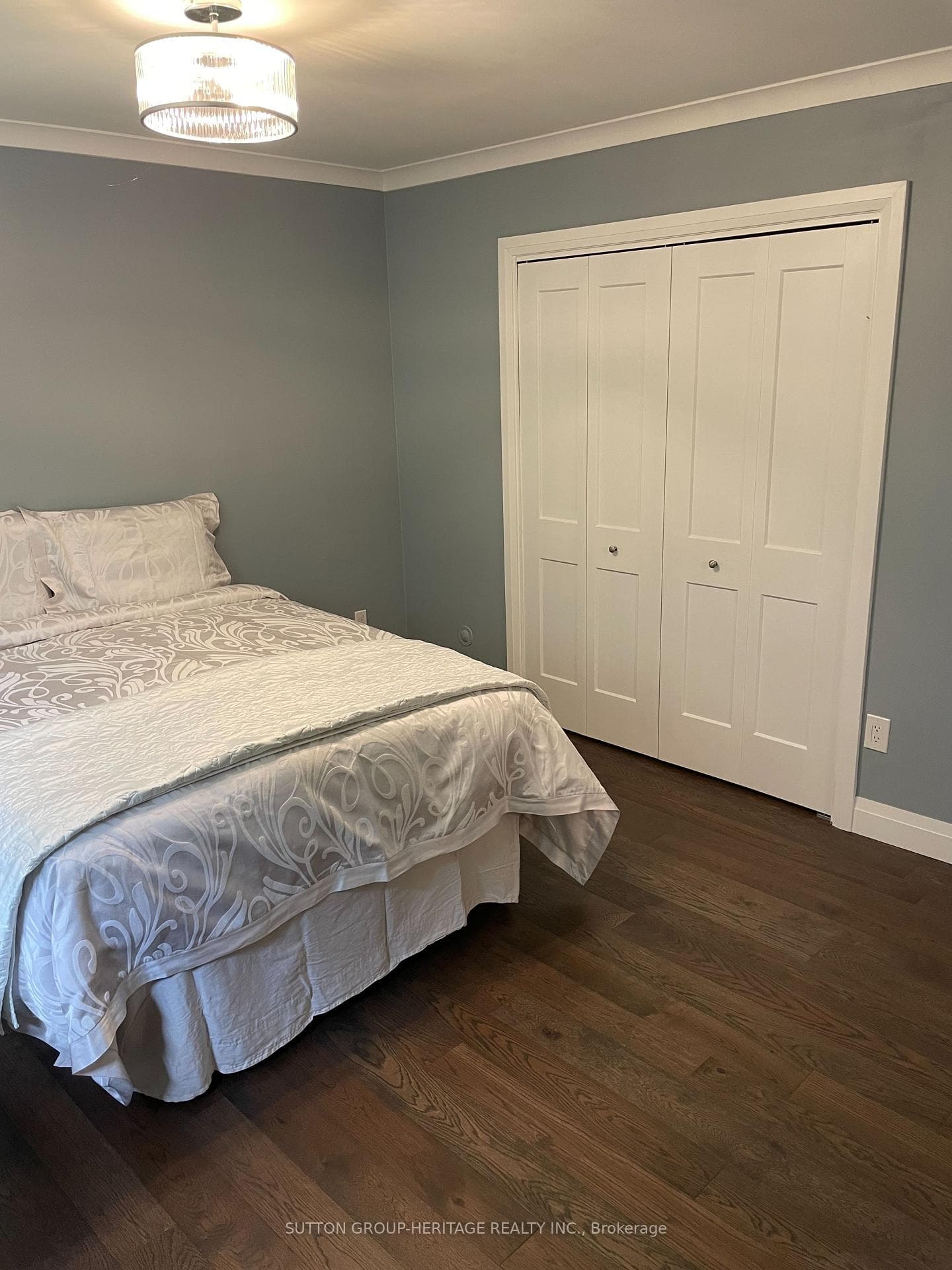 160 LAUREL Court — property photo