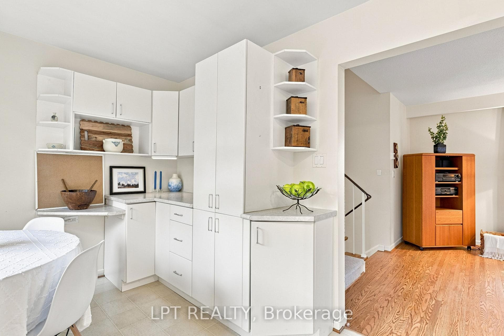46 Tweedrock Crescent — property photo