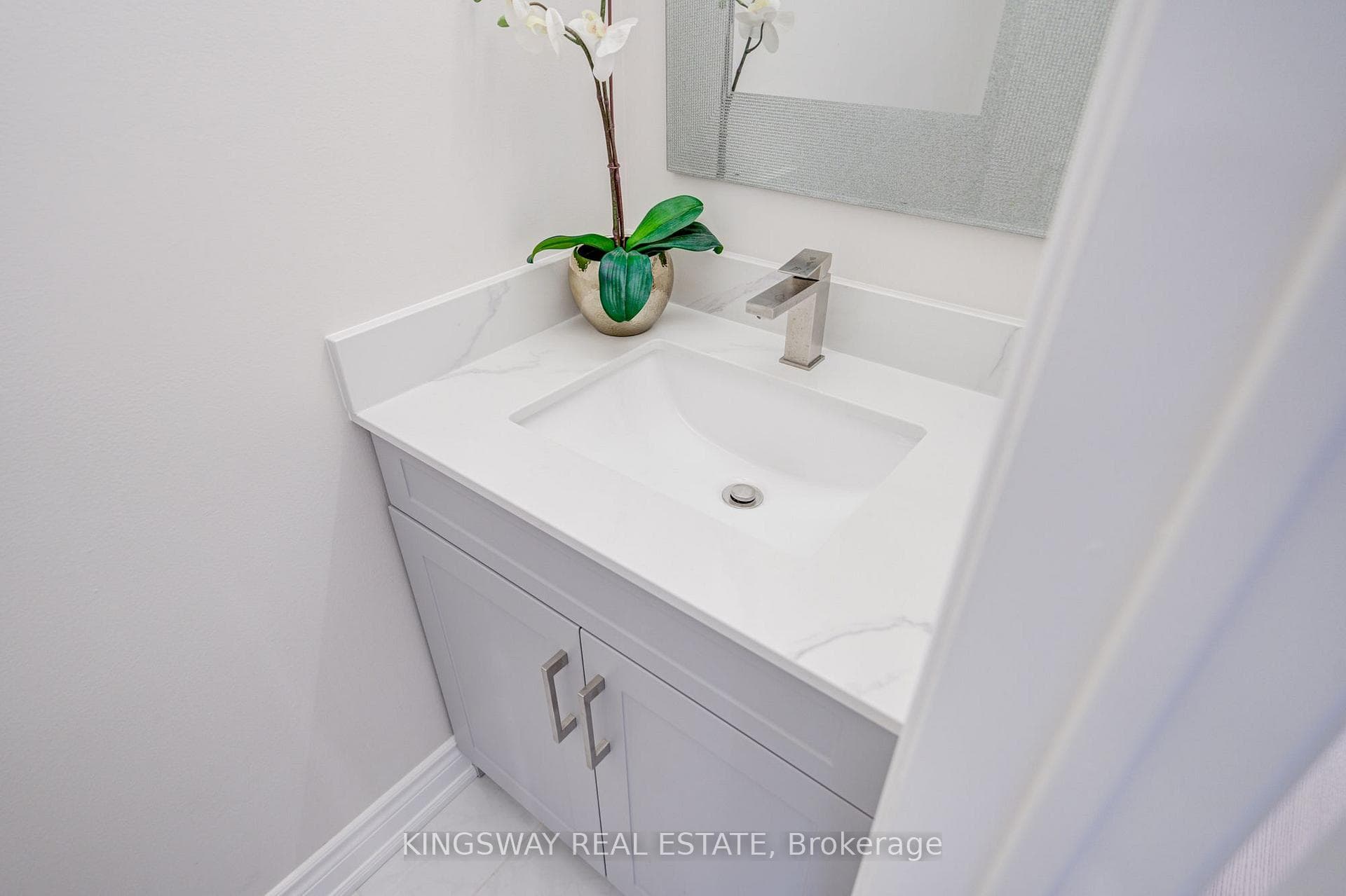 166 Matthew Drive — property photo