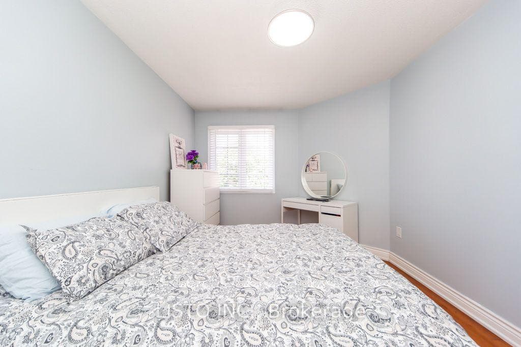 46- 7115 Rexwood Road — property photo