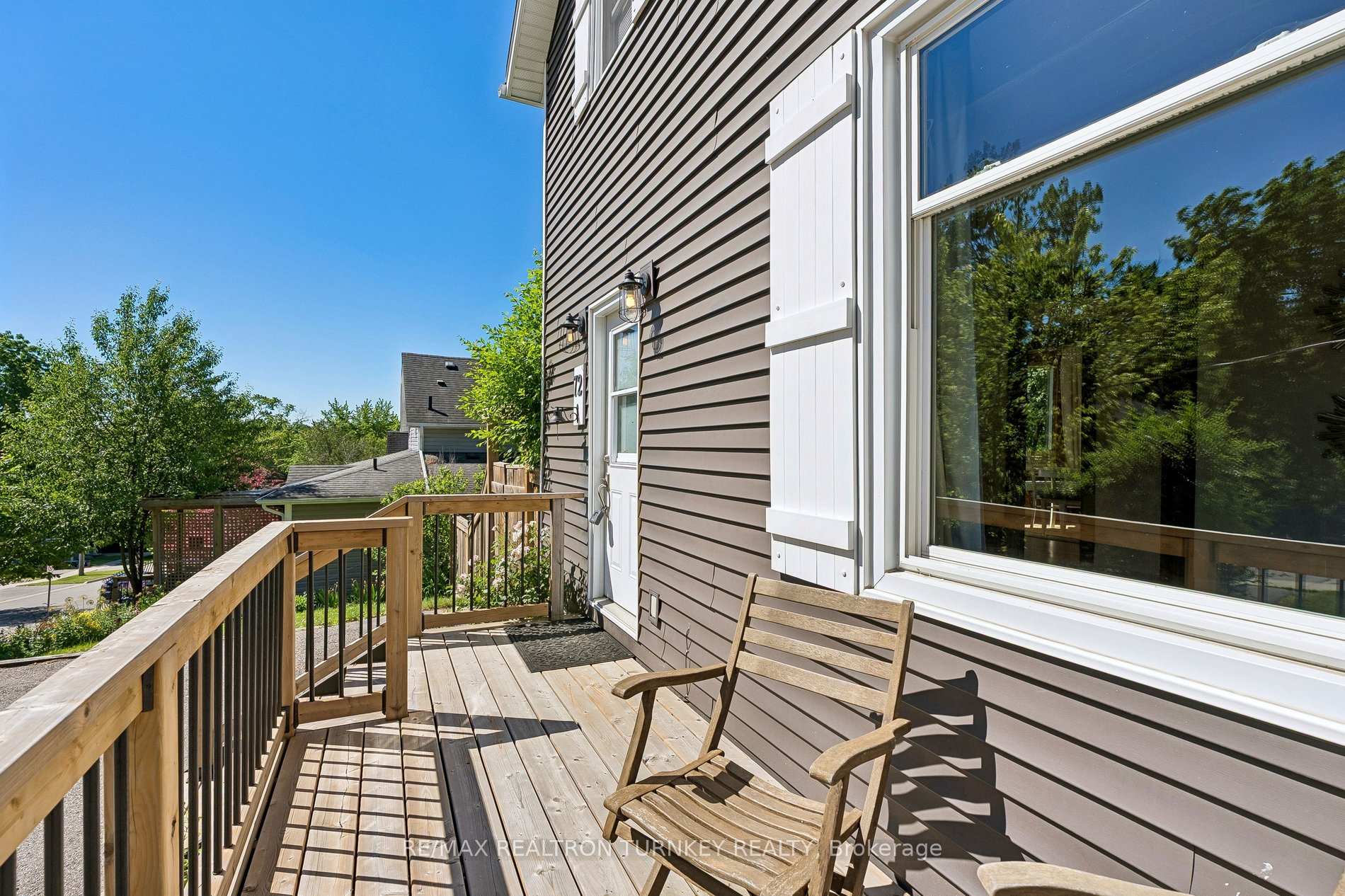 72 Vincent Street — property photo