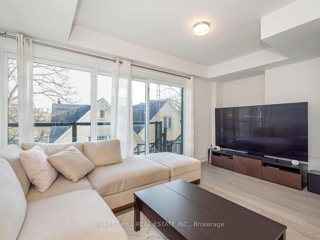 5- 1 Hartman Avenue — property photo