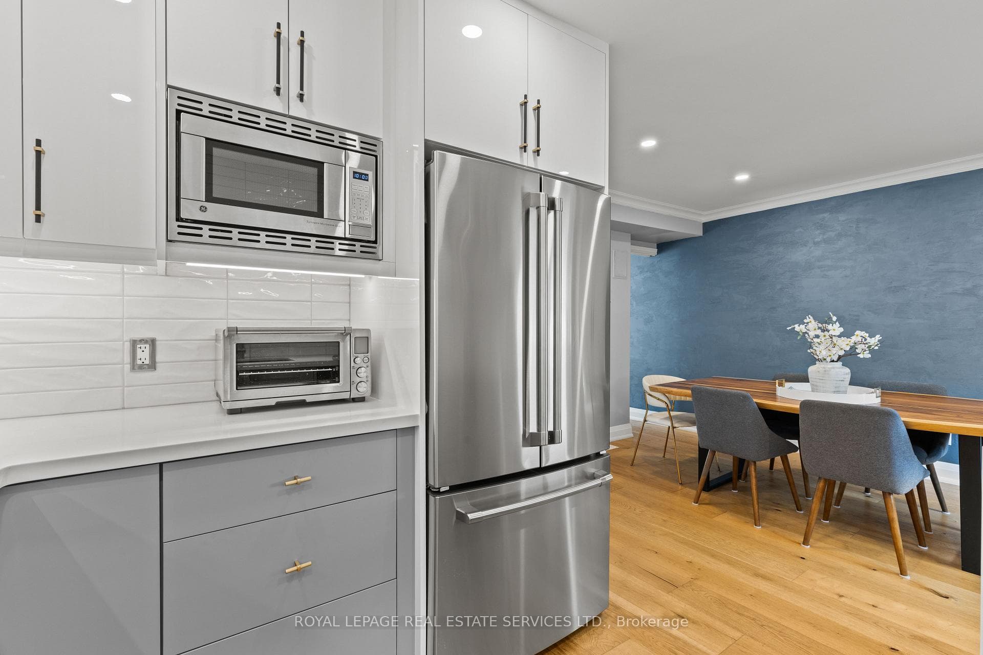 5- 2303 Marine Drive — property photo