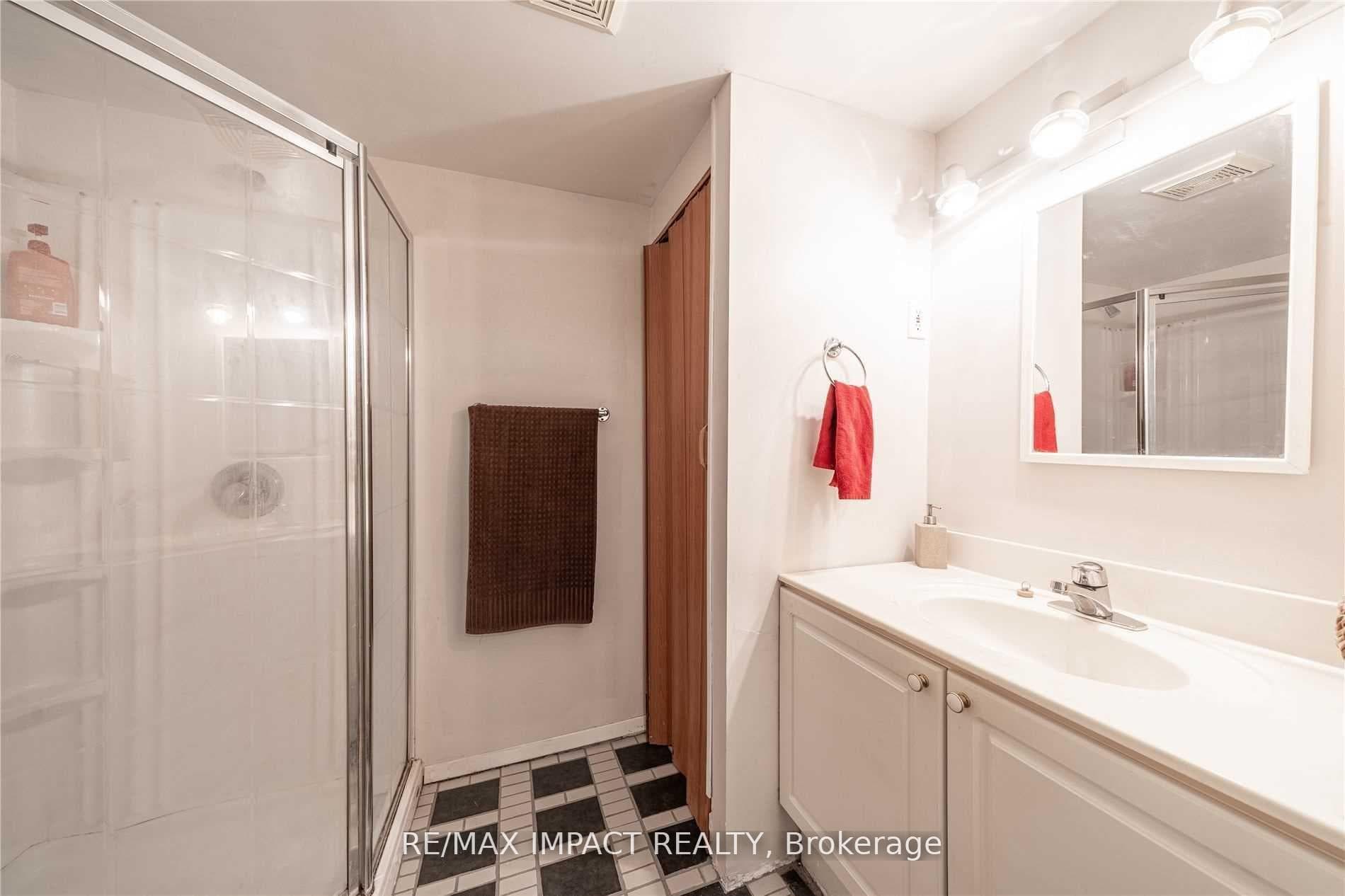 28- 33 Taunton Road — property photo