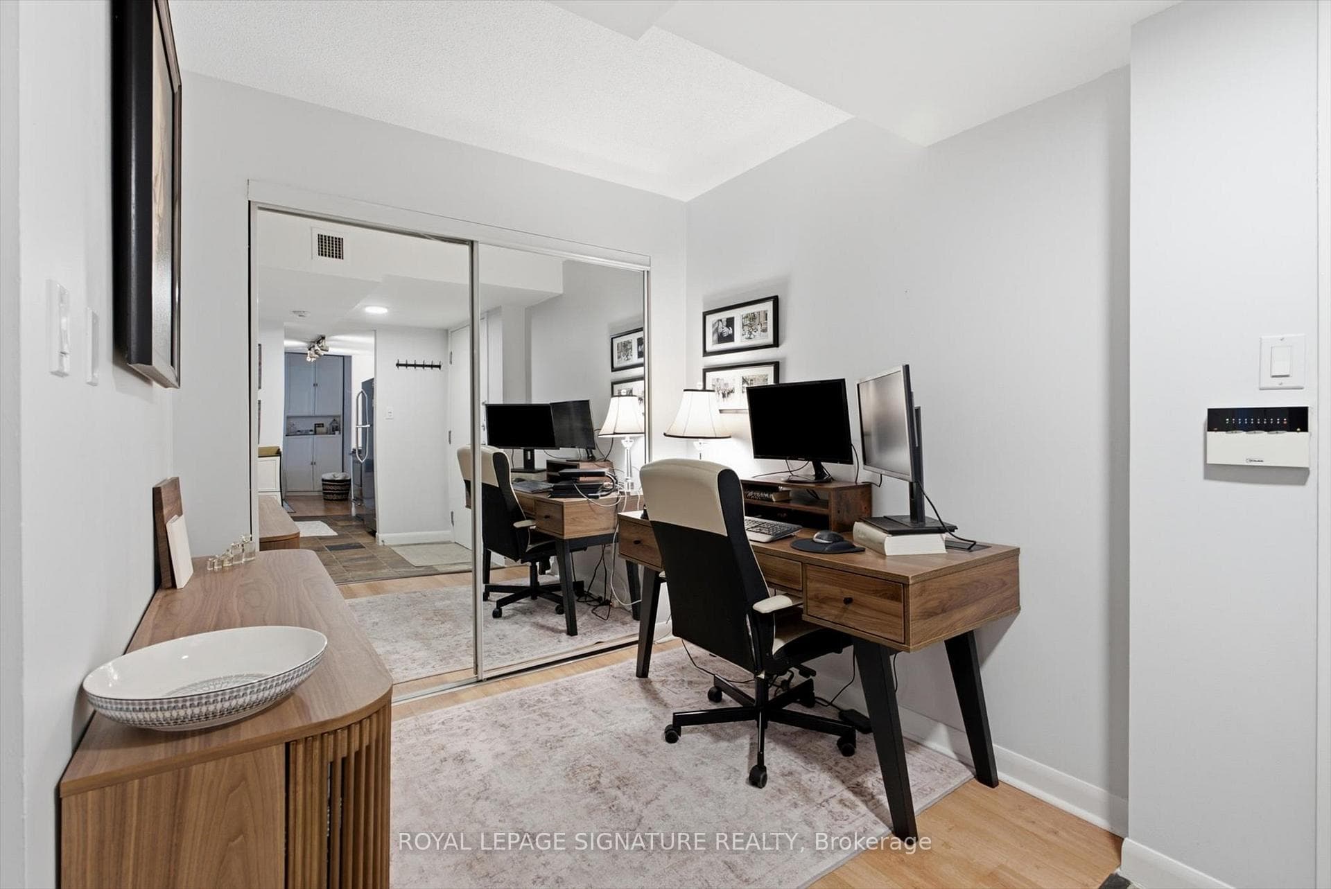 704- 323 Richmond Street — property photo
