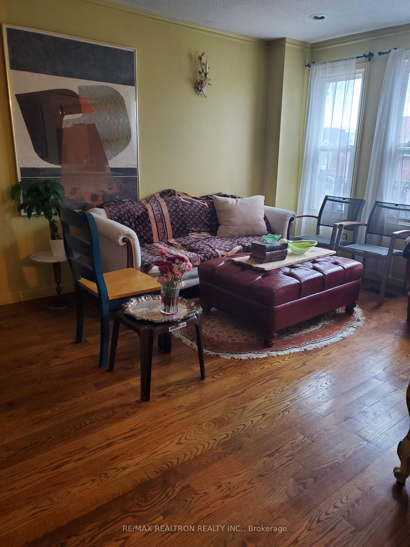 44 Roxborough Lane — property photo