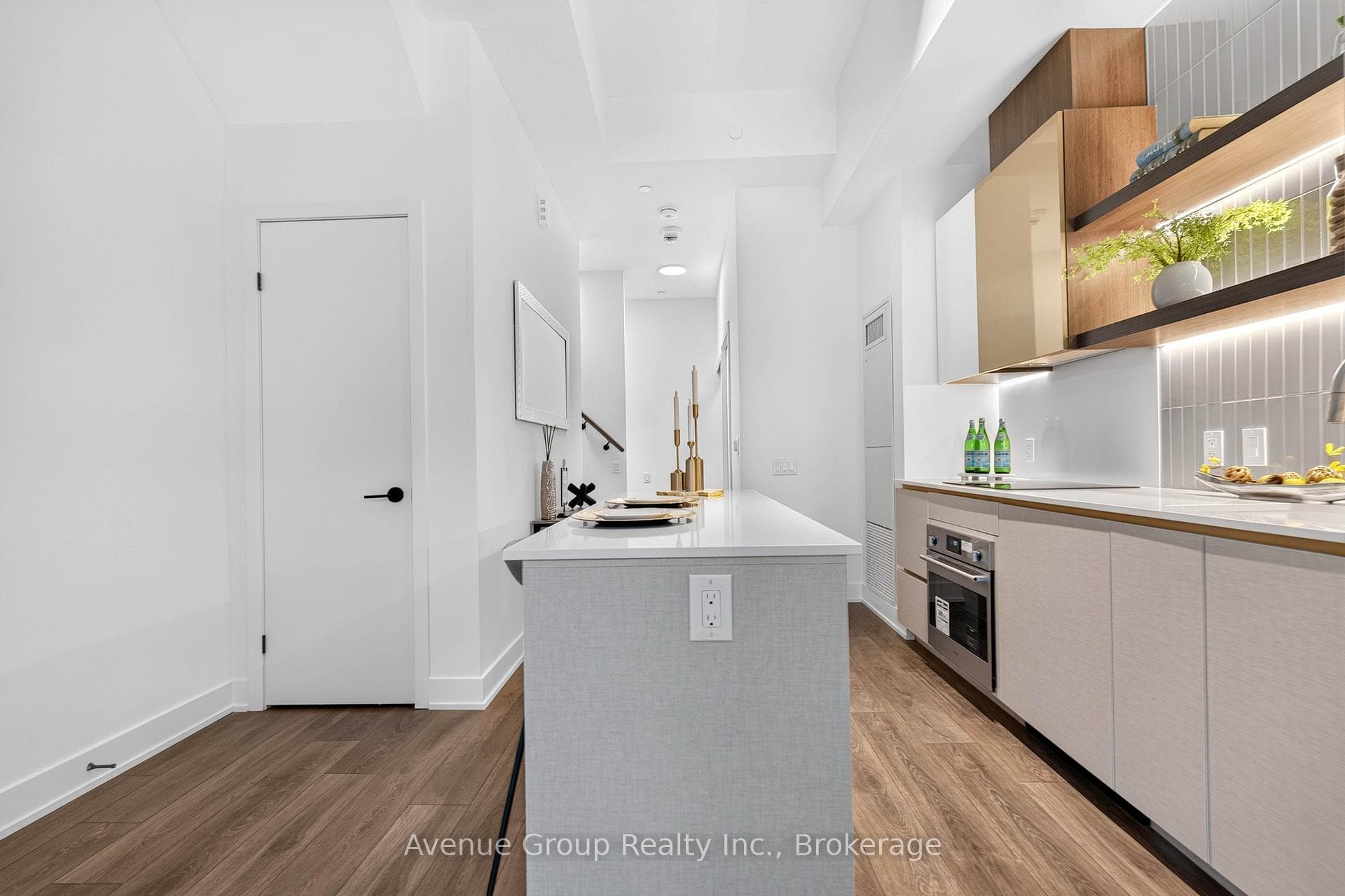 TH58- 1285 Queen Street — property photo