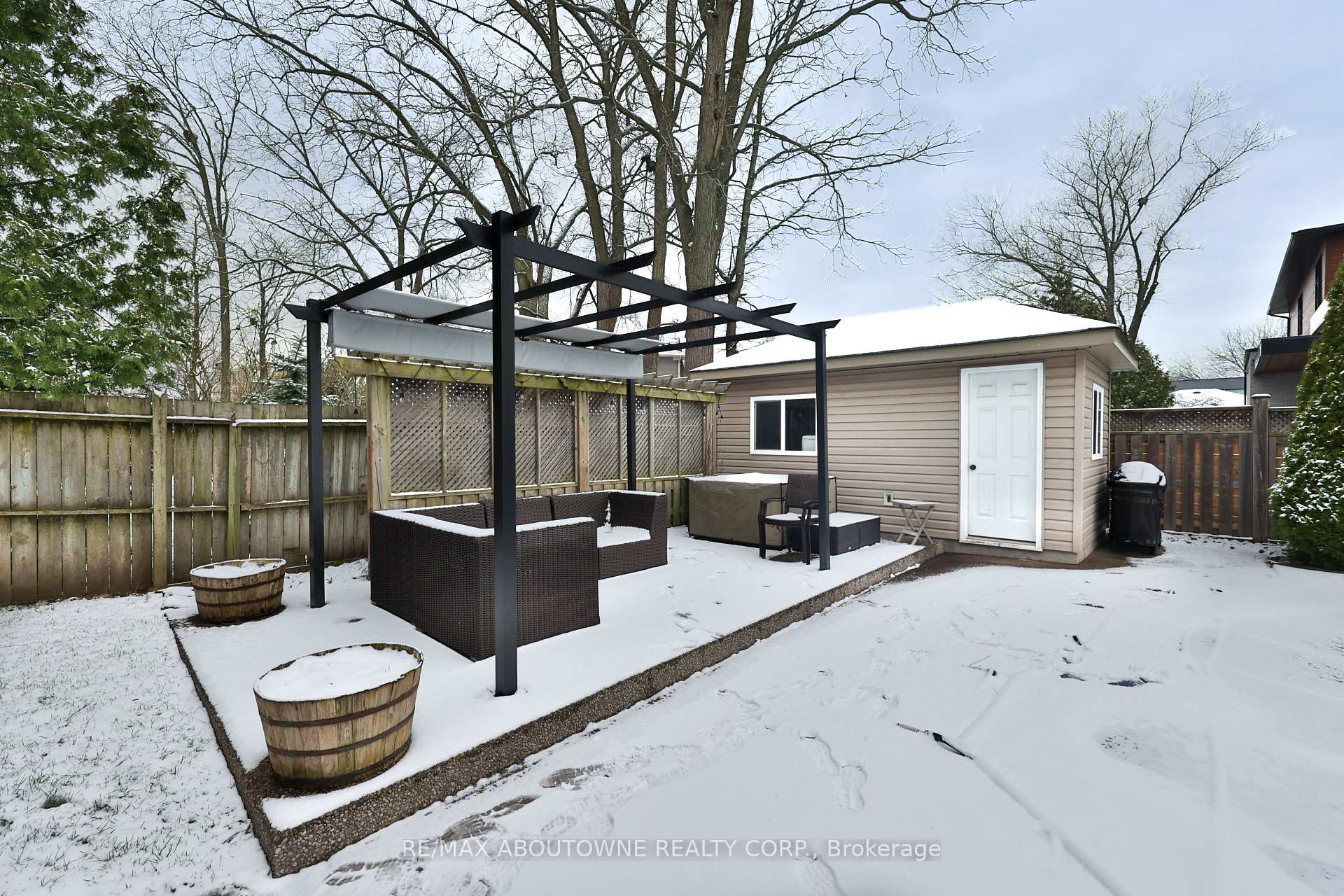 390 Seaton Drive — property photo