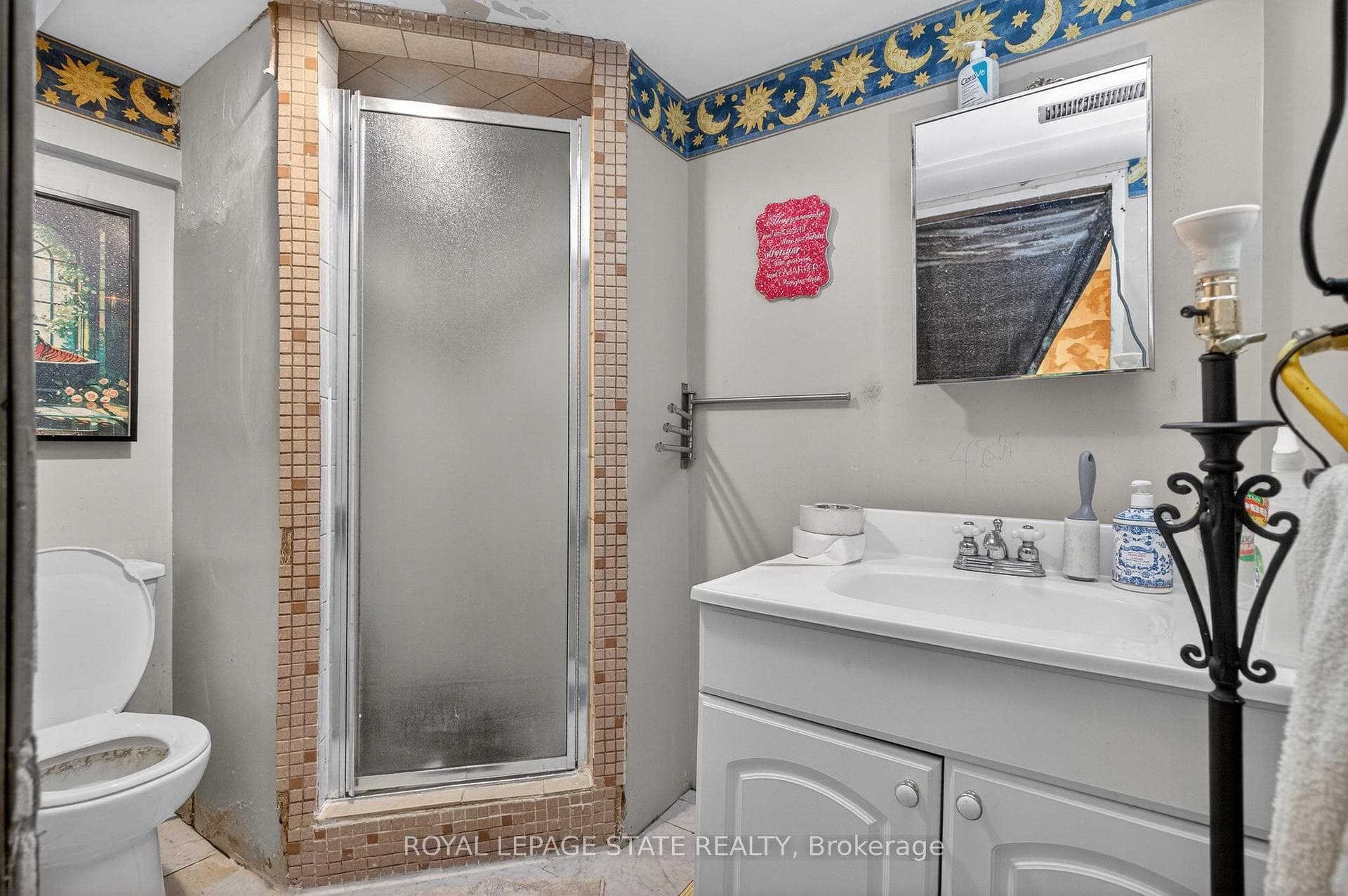 312 East 12th Street — property photo