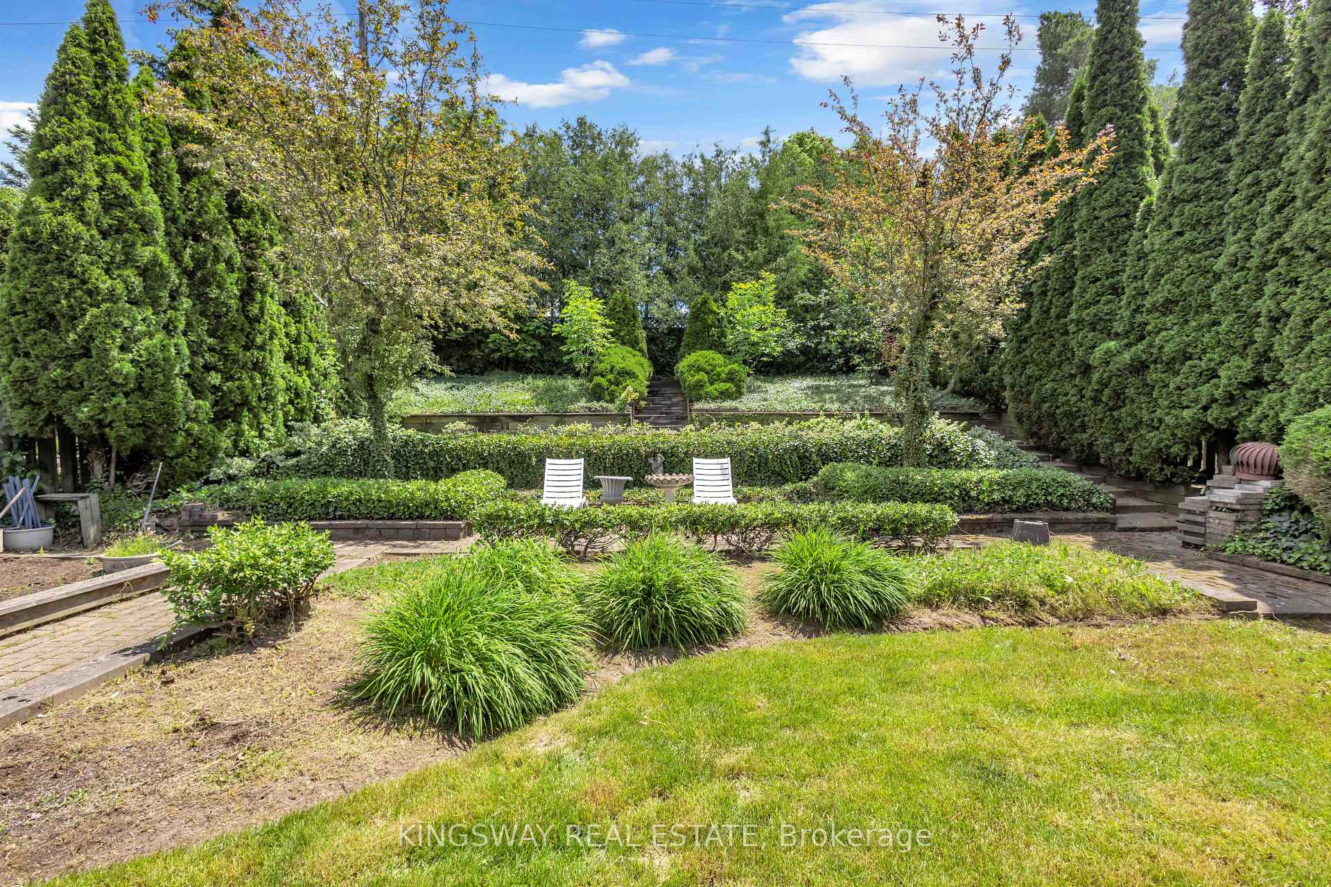 56 Ben Tirran Crescent — property photo